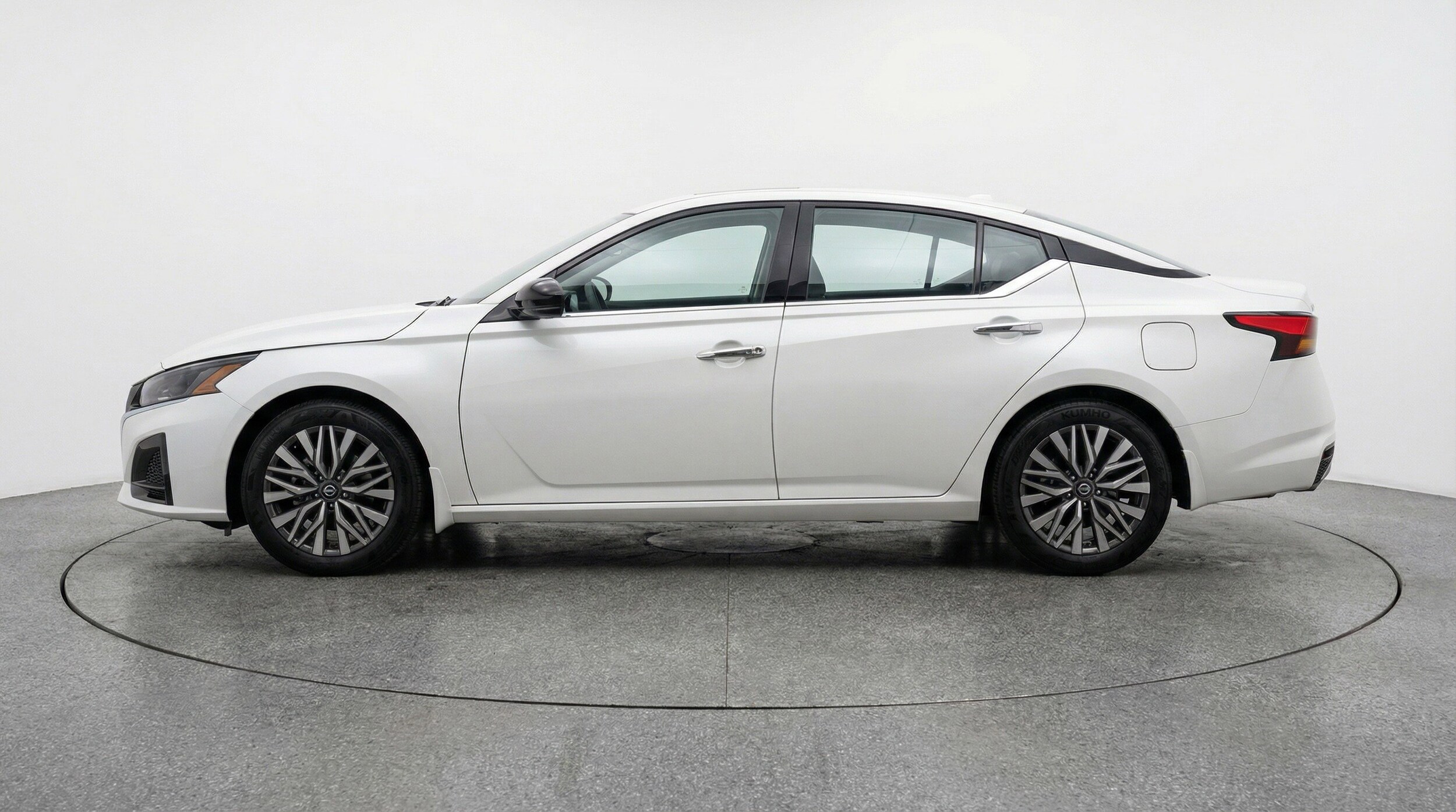 Thumbnail: 2025 Nissan Altima - 5