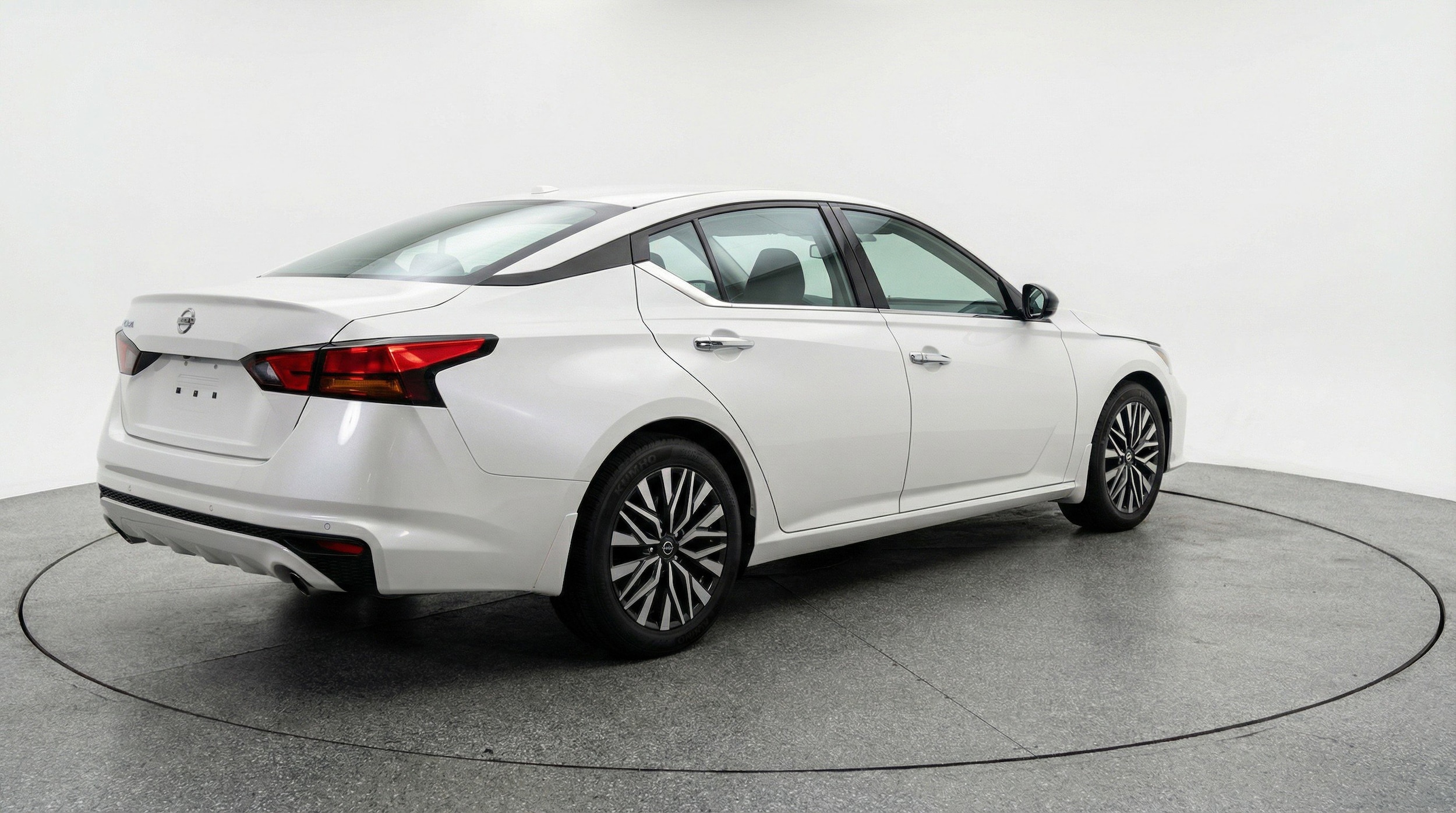 Thumbnail: 2025 Nissan Altima - 9