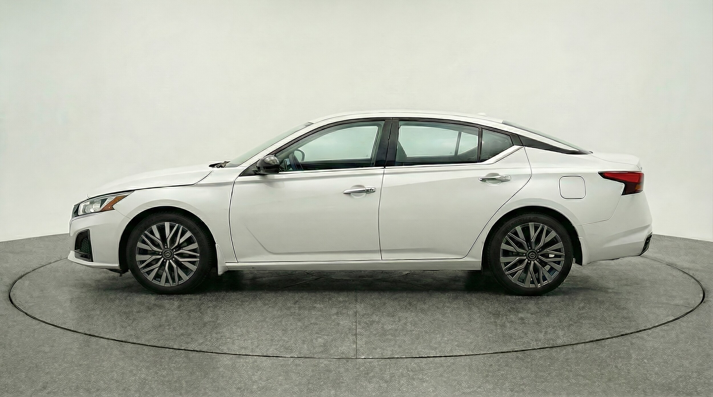 Thumbnail: 2025 Nissan Altima - 4