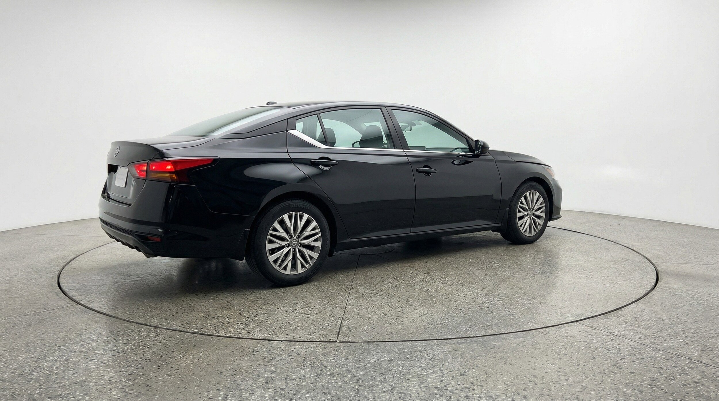 Thumbnail: 2025 Nissan Altima - 9