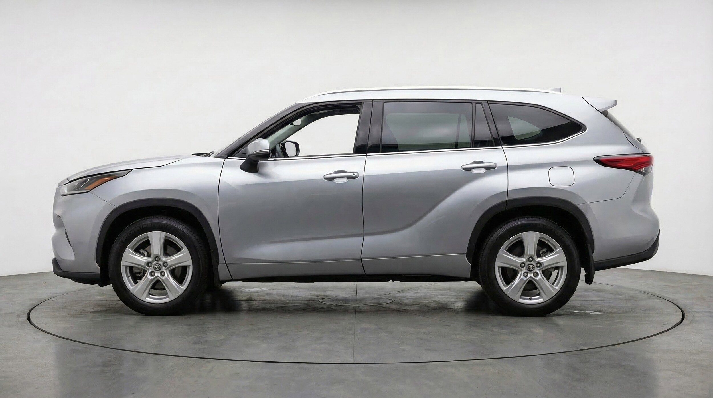 Thumbnail: 2025 Toyota Highlander - 5