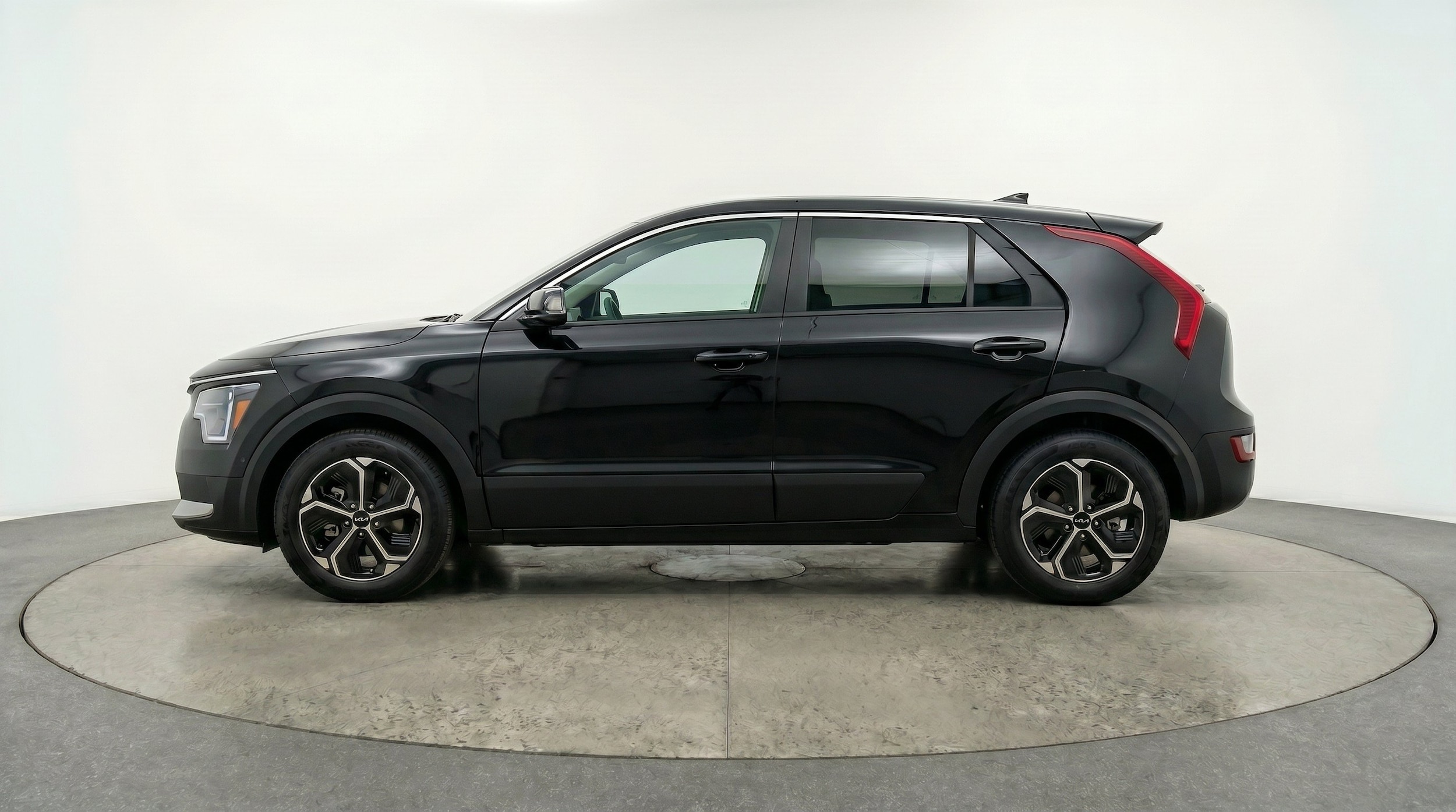 Thumbnail: 2026 Kia Niro - 5