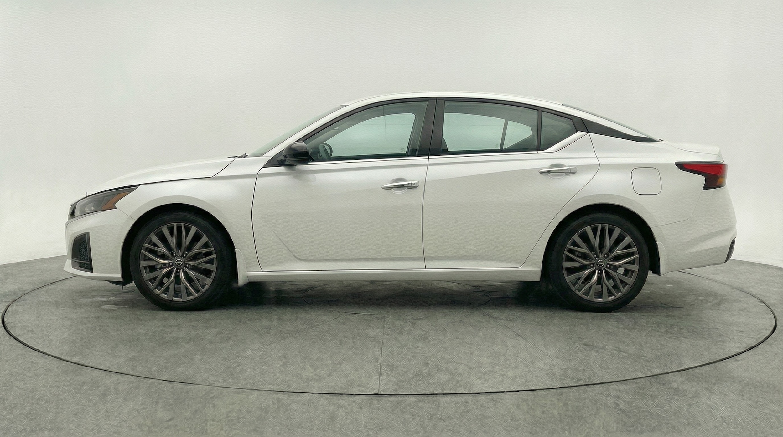 Thumbnail: 2025 Nissan Altima - 8