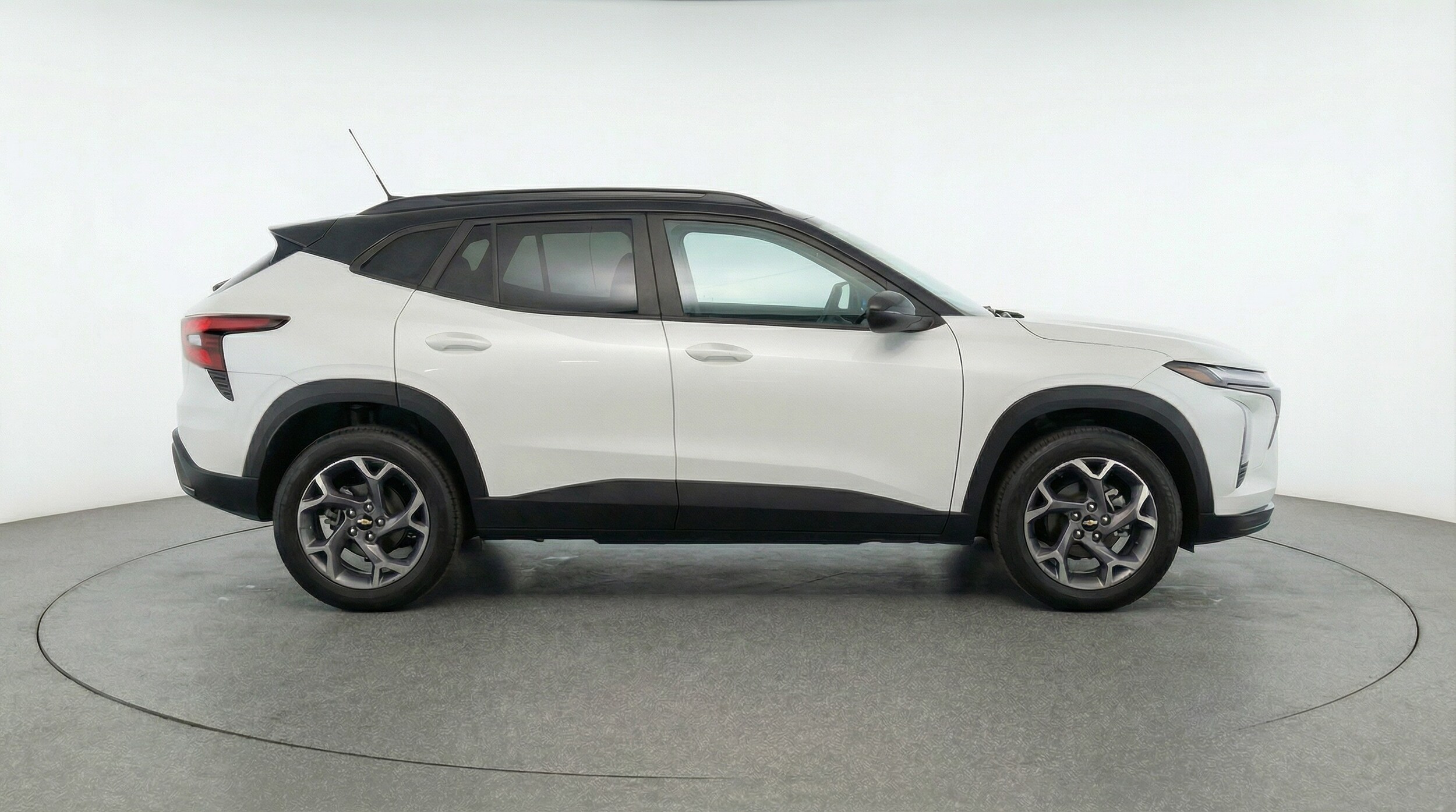 Thumbnail: 2025 Chevrolet Trax - 8
