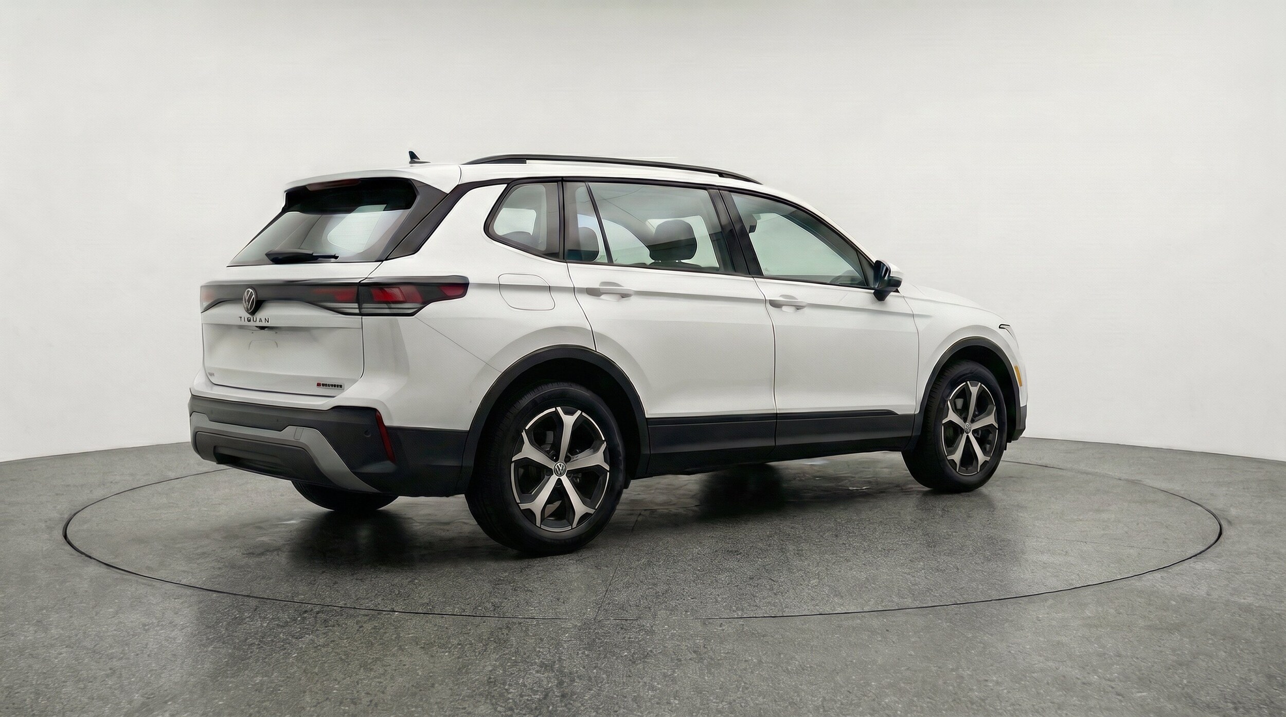 Thumbnail: 2026 Volkswagen Tiguan - 9