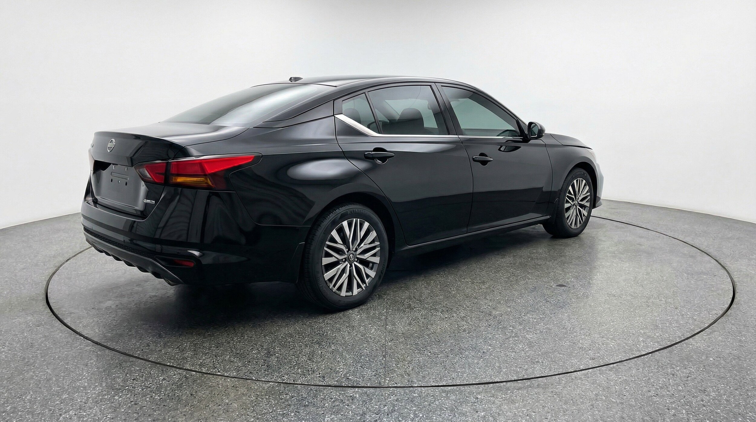 Thumbnail: 2025 Nissan Altima - 9