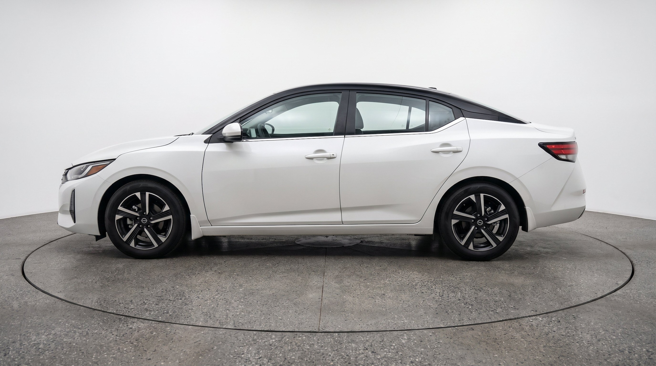Thumbnail: 2025 Nissan Sentra - 5