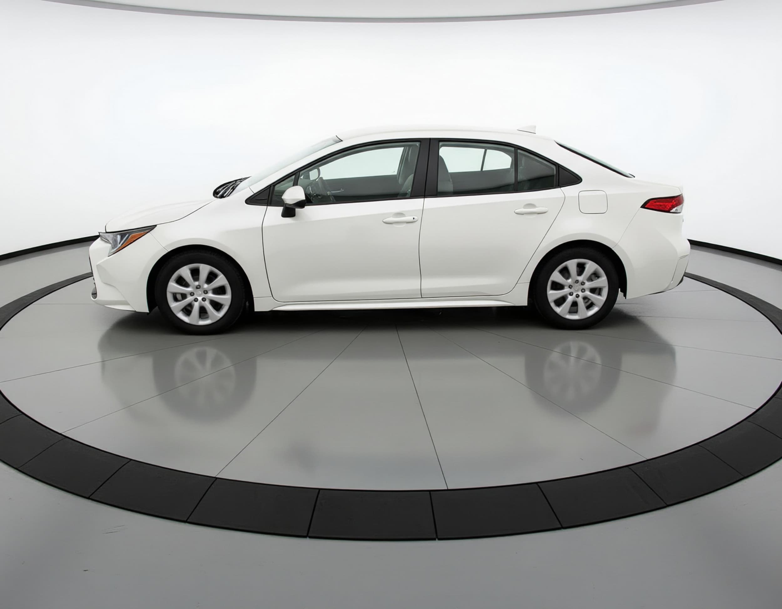 Thumbnail: 2025 Toyota Corolla - 4