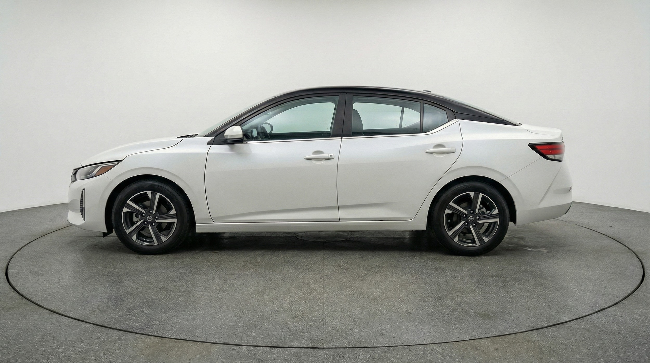 Thumbnail: 2025 Nissan Sentra - 4