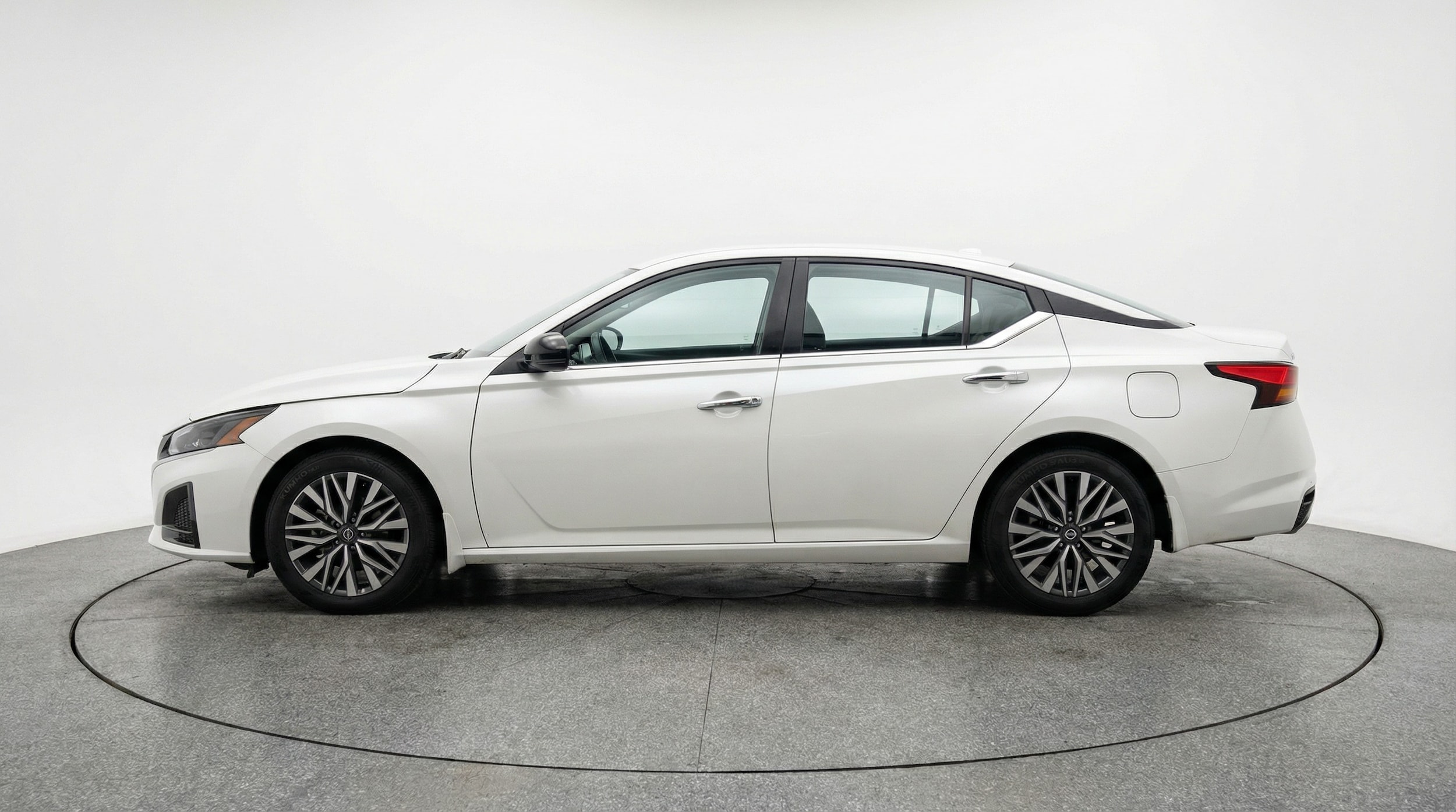 Thumbnail: 2025 Nissan Altima - 4