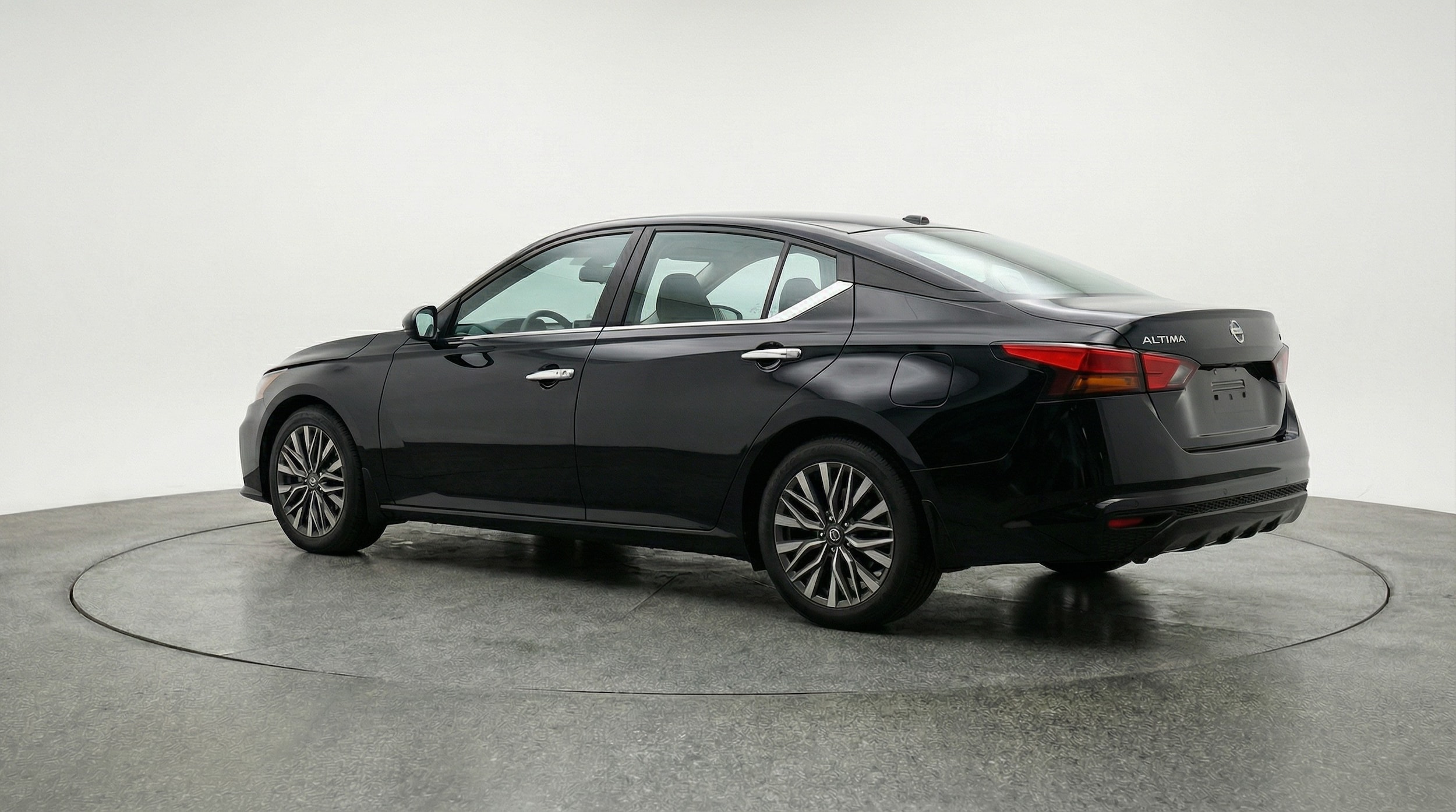 Thumbnail: 2025 Nissan Altima - 5