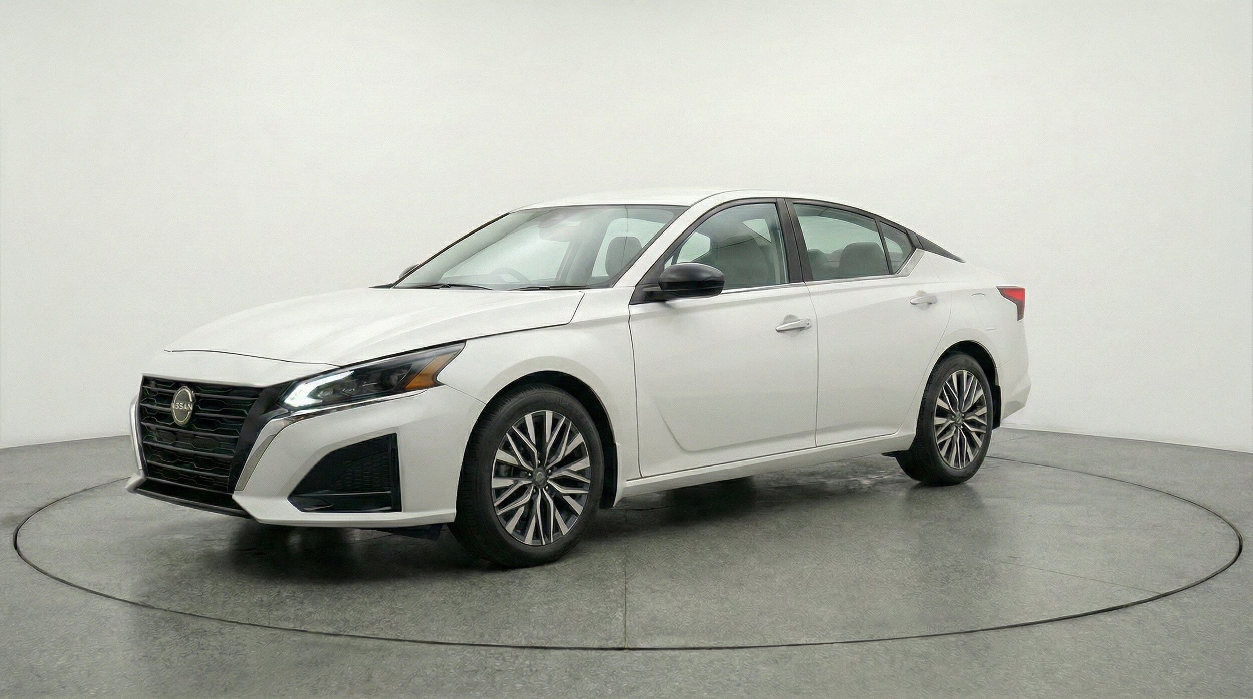 Thumbnail: 2025 Nissan Altima - 3