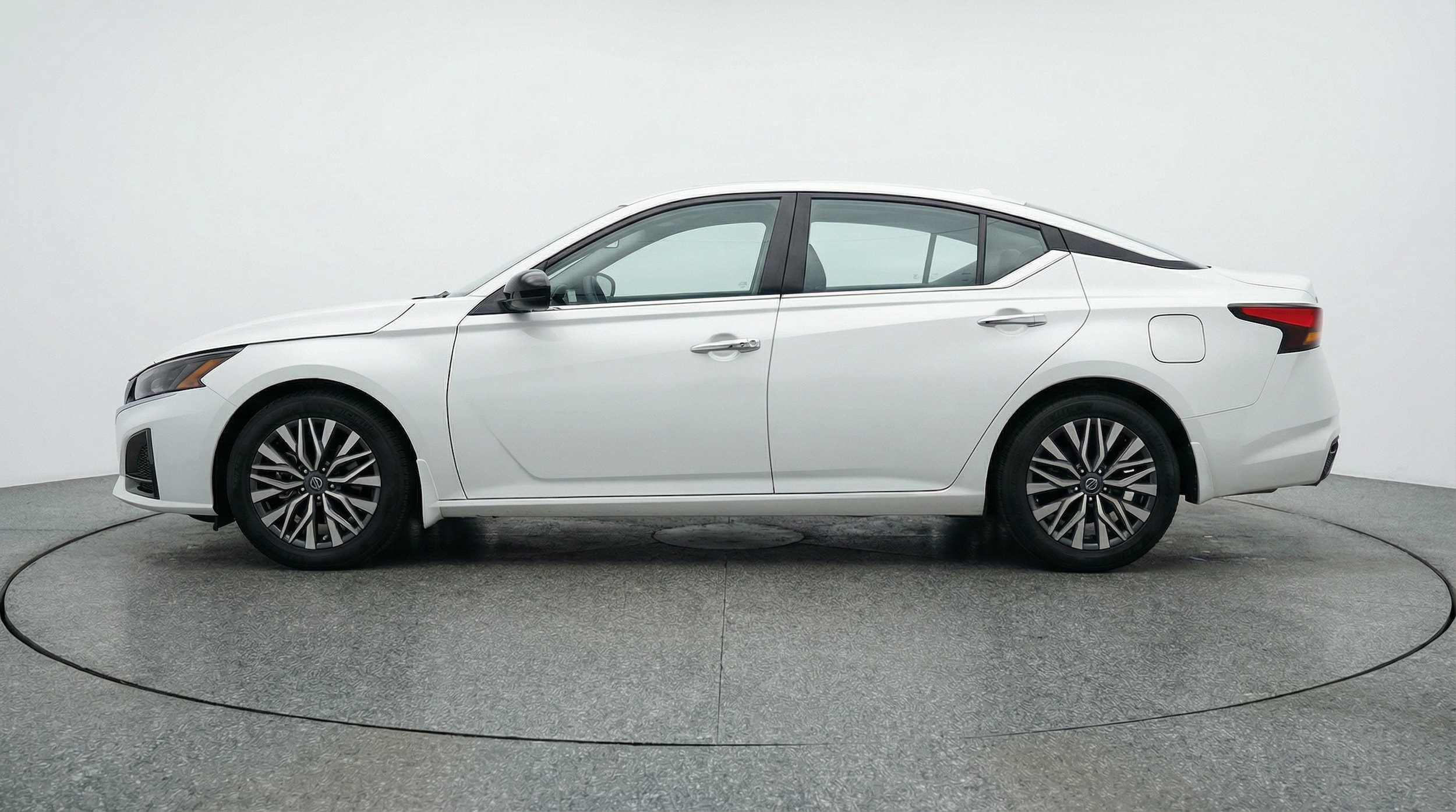 Thumbnail: 2025 Nissan Altima - 4