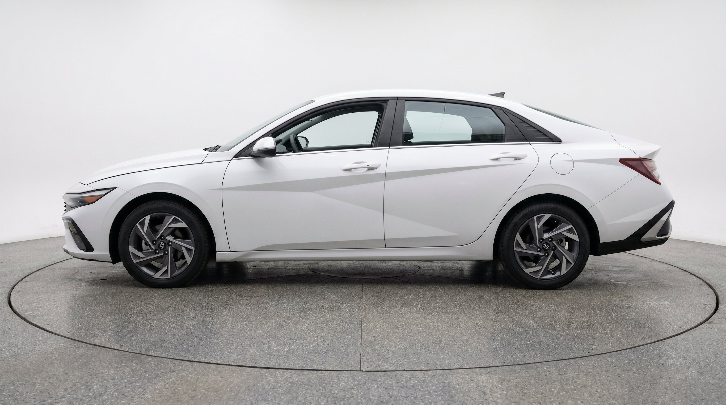 Thumbnail: 2025 Hyundai Elantra - 5