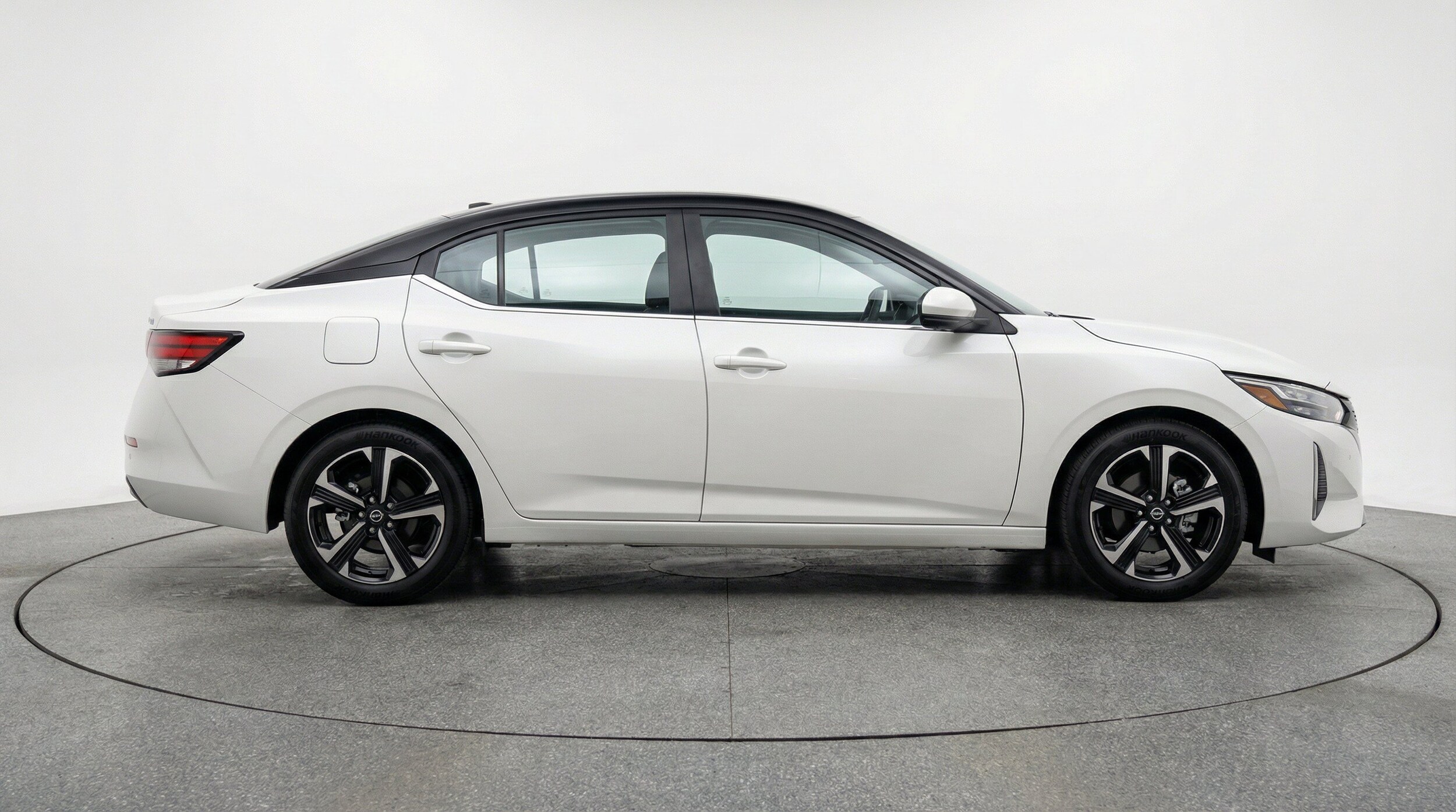 Thumbnail: 2025 Nissan Sentra - 10