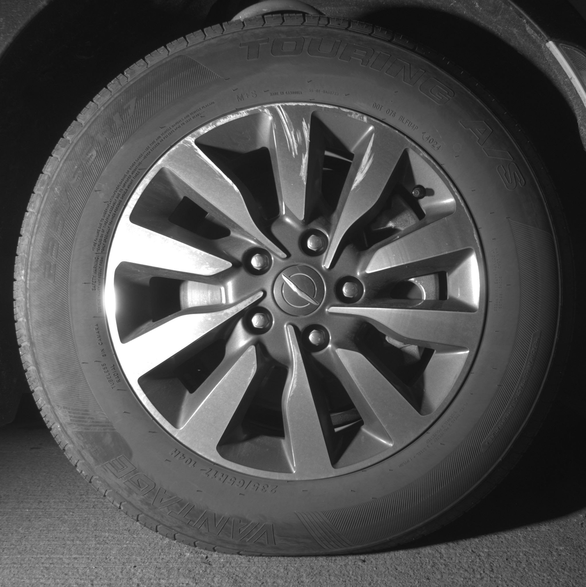 Thumbnail: 2023 Chrysler Pacifica - 13
