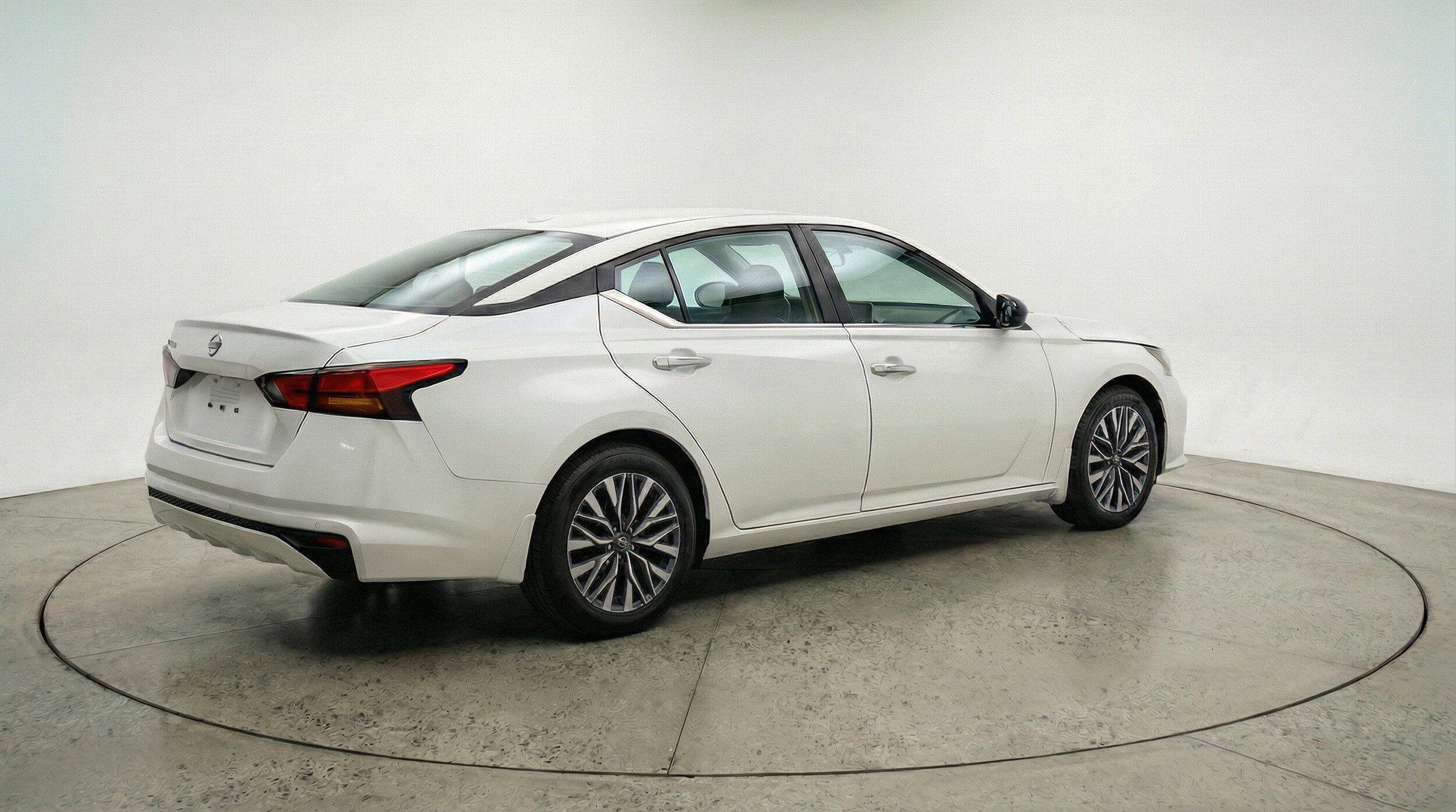 Thumbnail: 2025 Nissan Altima - 9