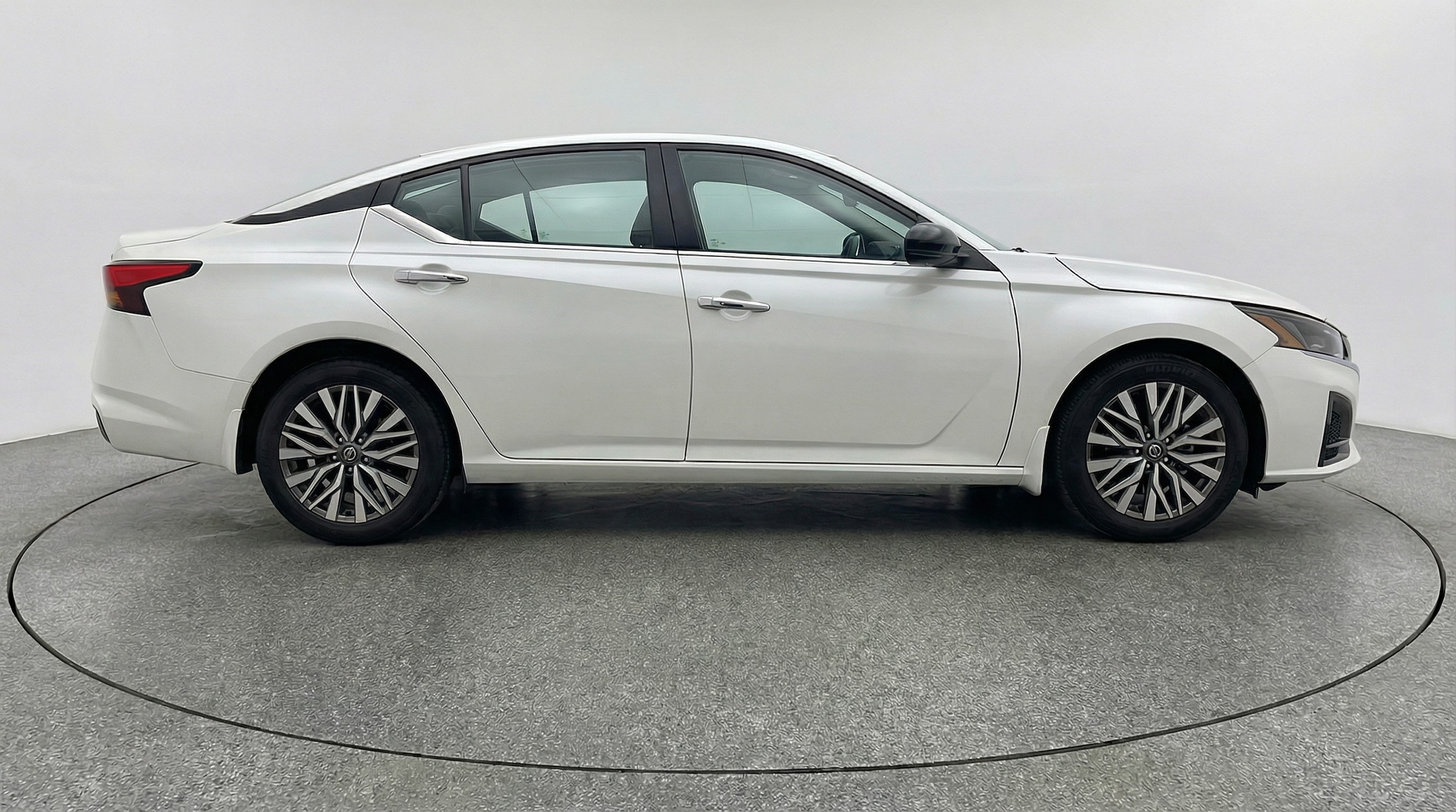 Thumbnail: 2025 Nissan Altima - 8