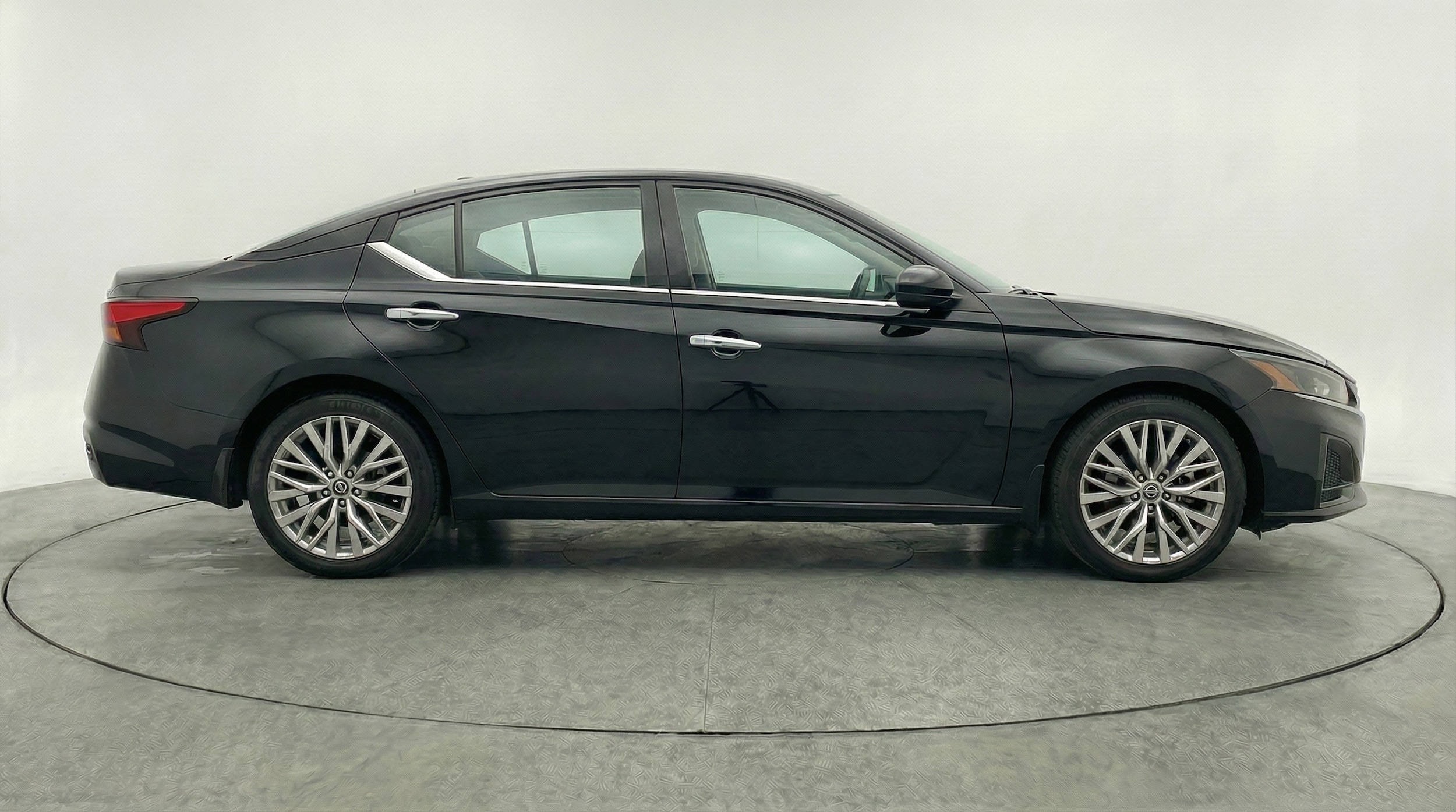 Thumbnail: 2025 Nissan Altima - 8