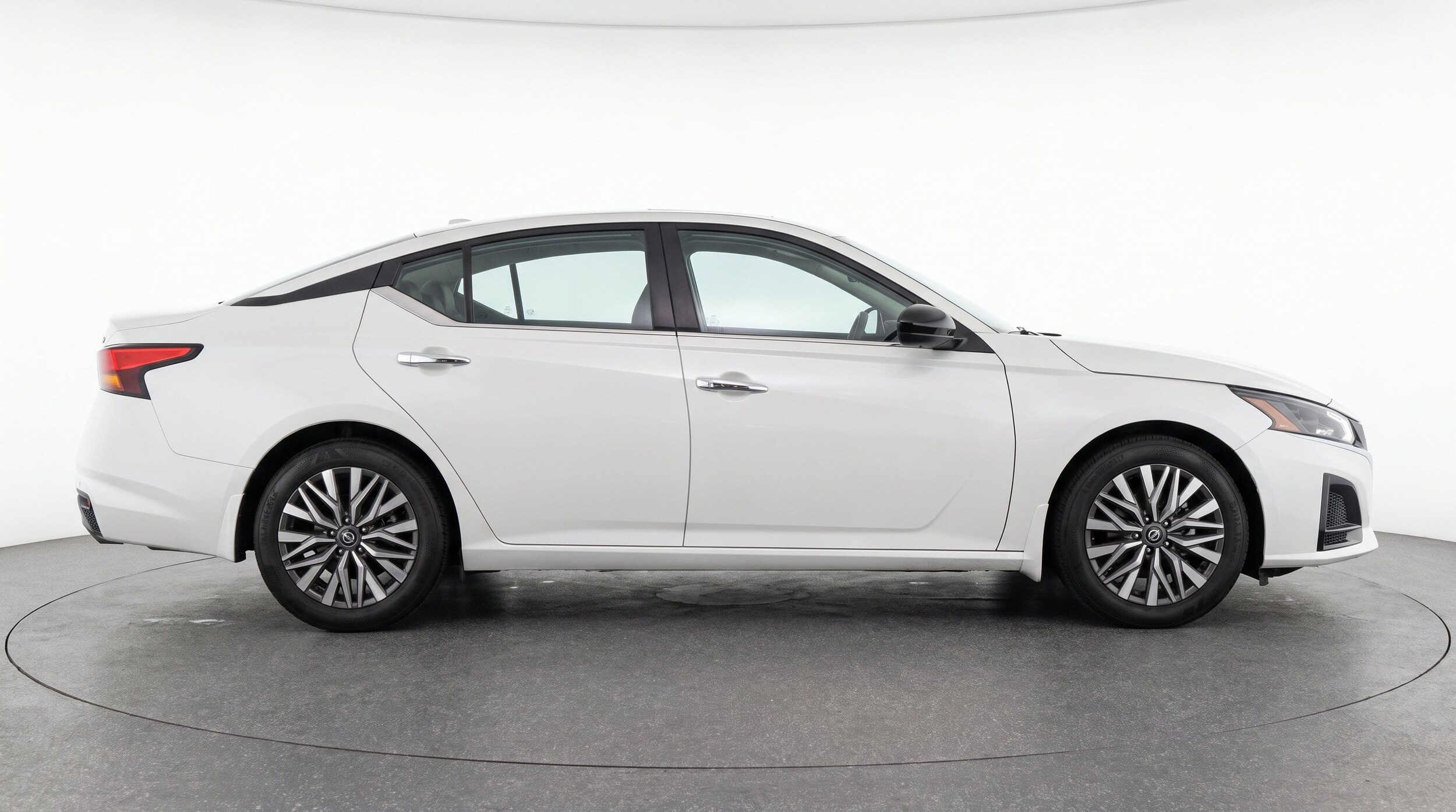 Thumbnail: 2025 Nissan Altima - 10
