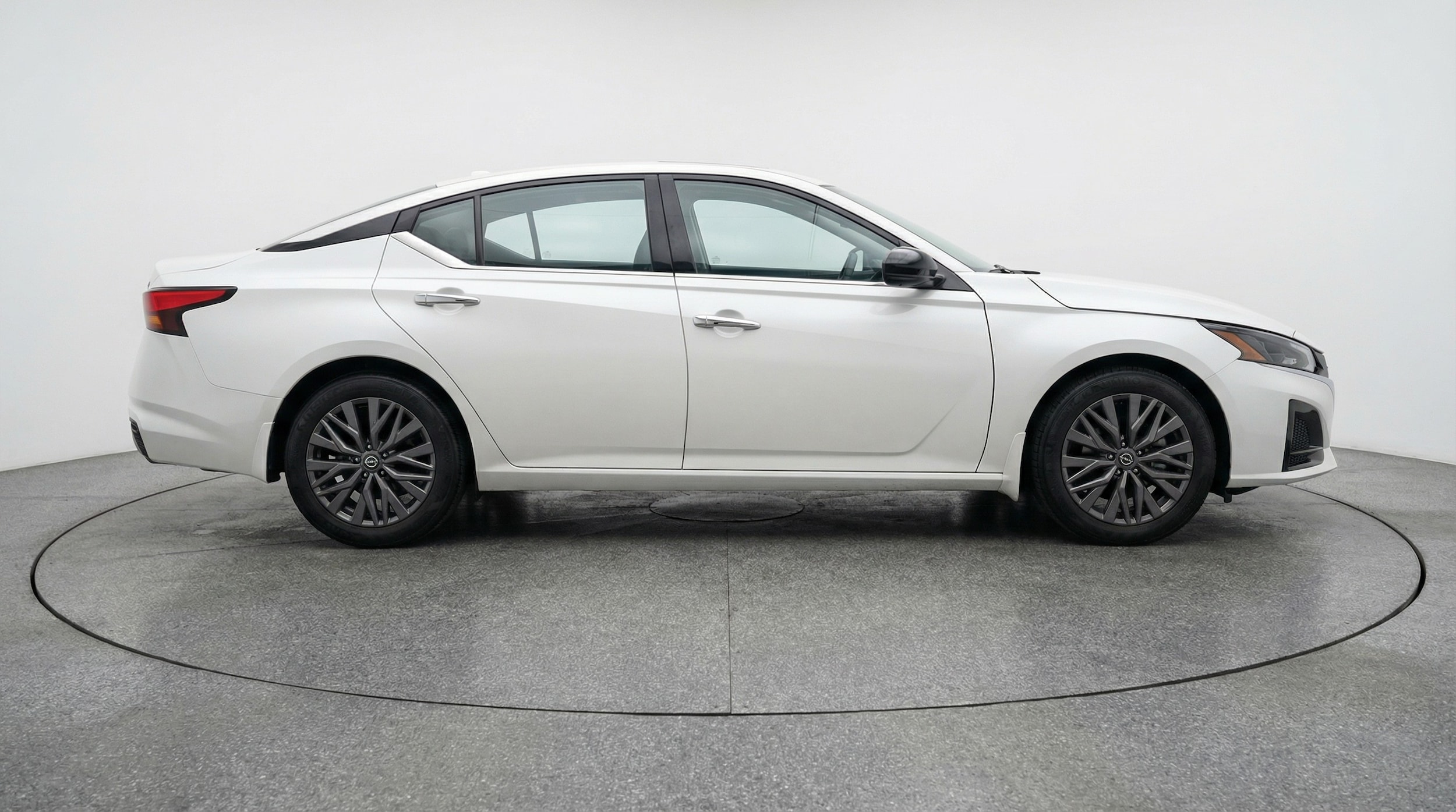 Thumbnail: 2025 Nissan Altima - 8