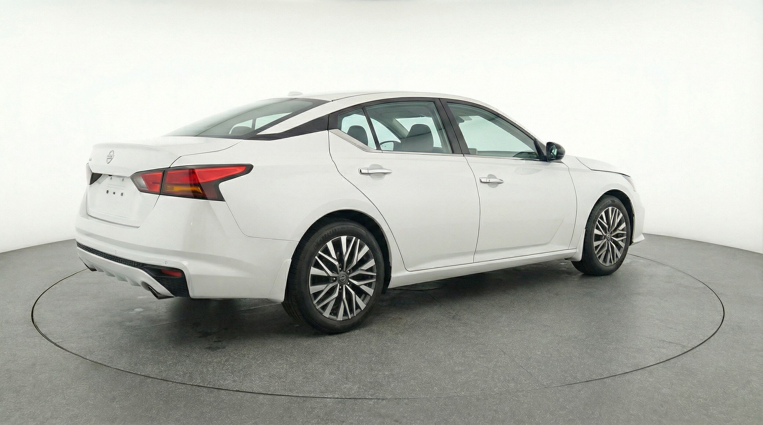 Thumbnail: 2025 Nissan Altima - 9