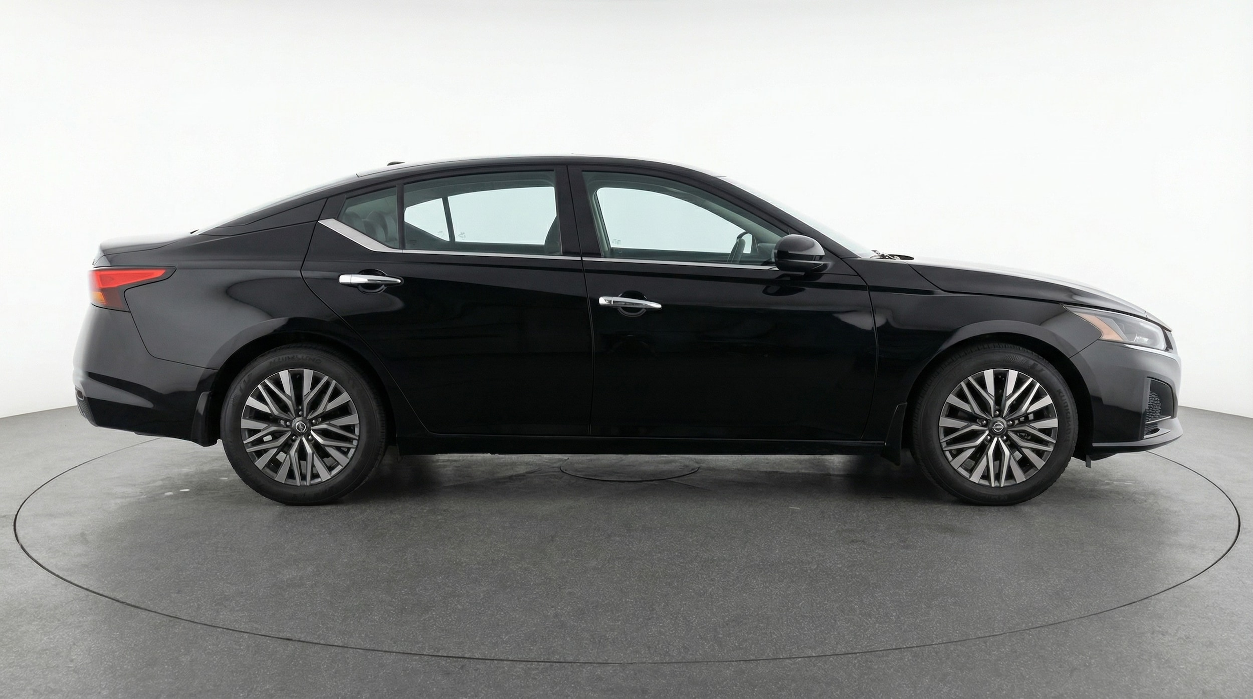 Thumbnail: 2025 Nissan Altima - 8