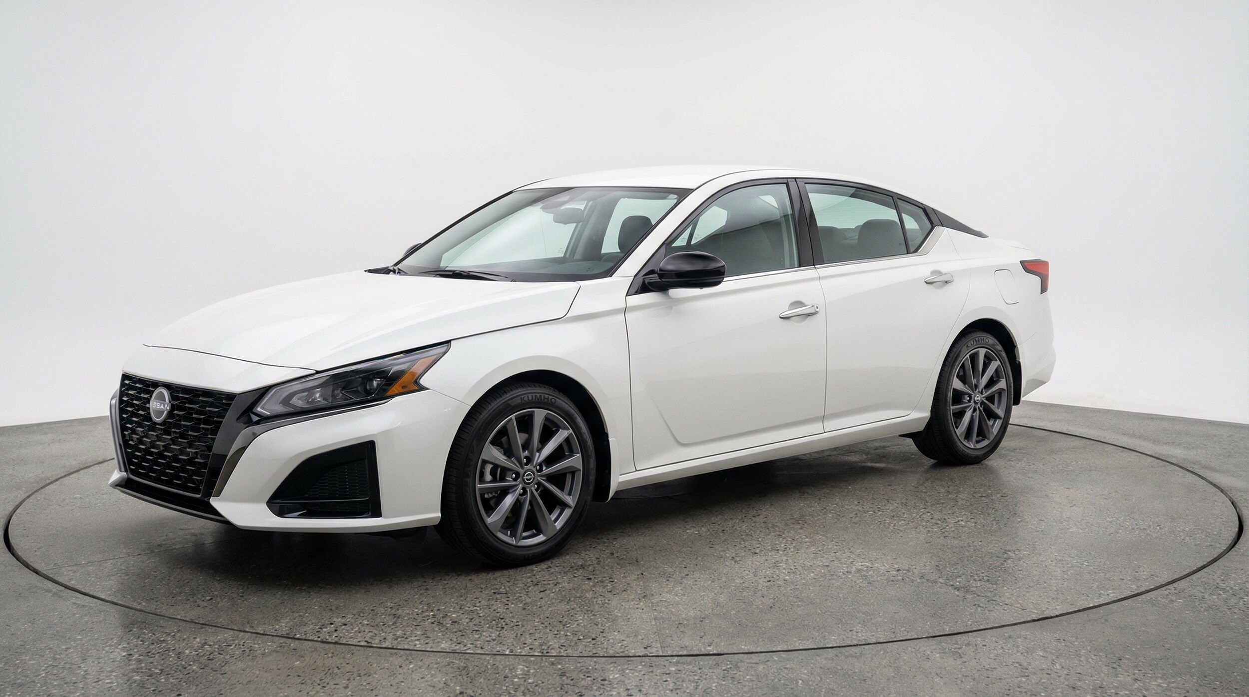 Thumbnail: 2025 Nissan Altima - 3