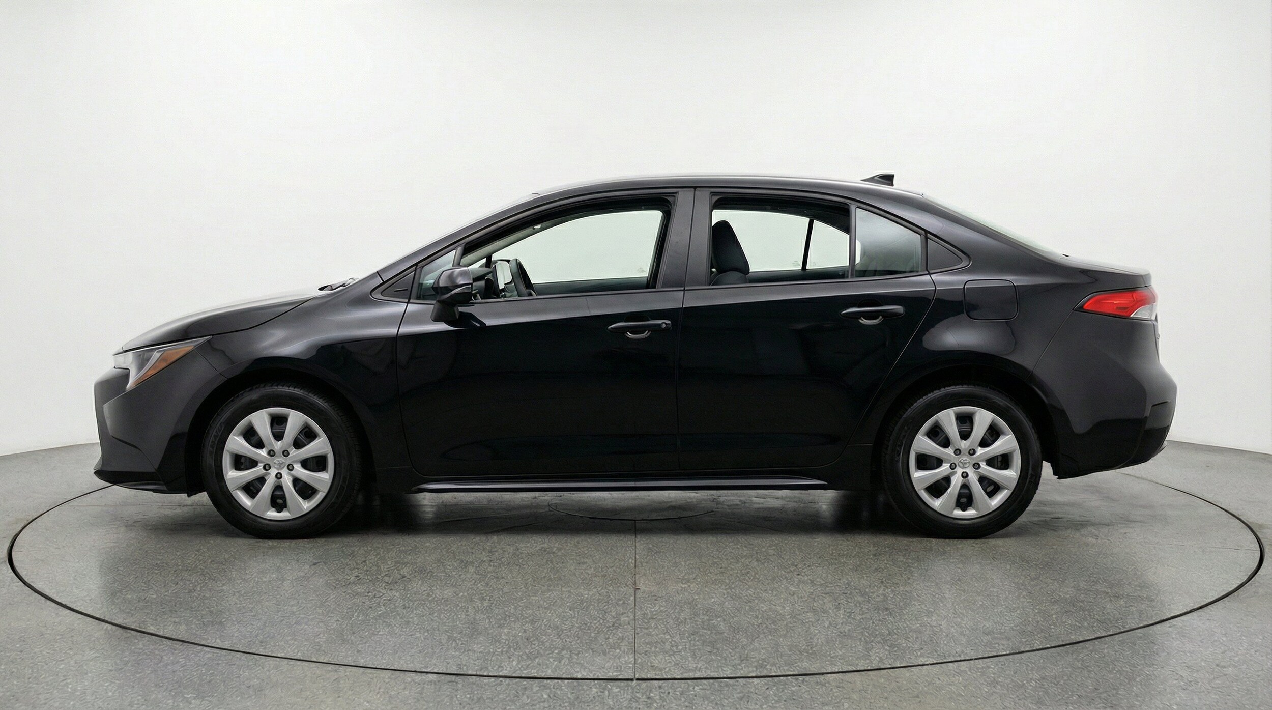 Thumbnail: 2025 Toyota Corolla - 5