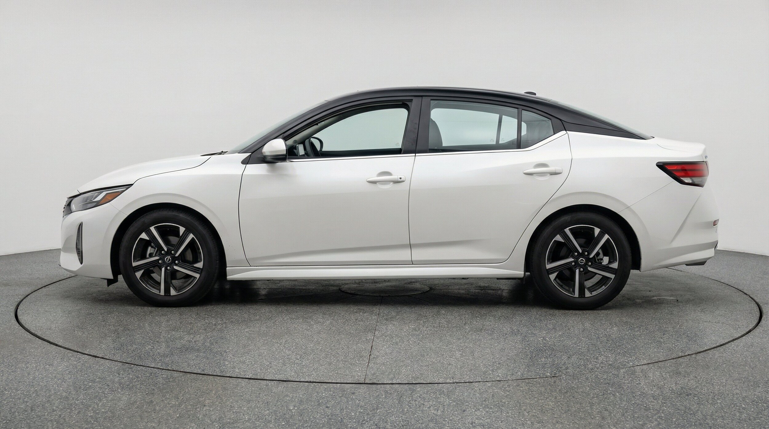 Thumbnail: 2025 Nissan Sentra - 5