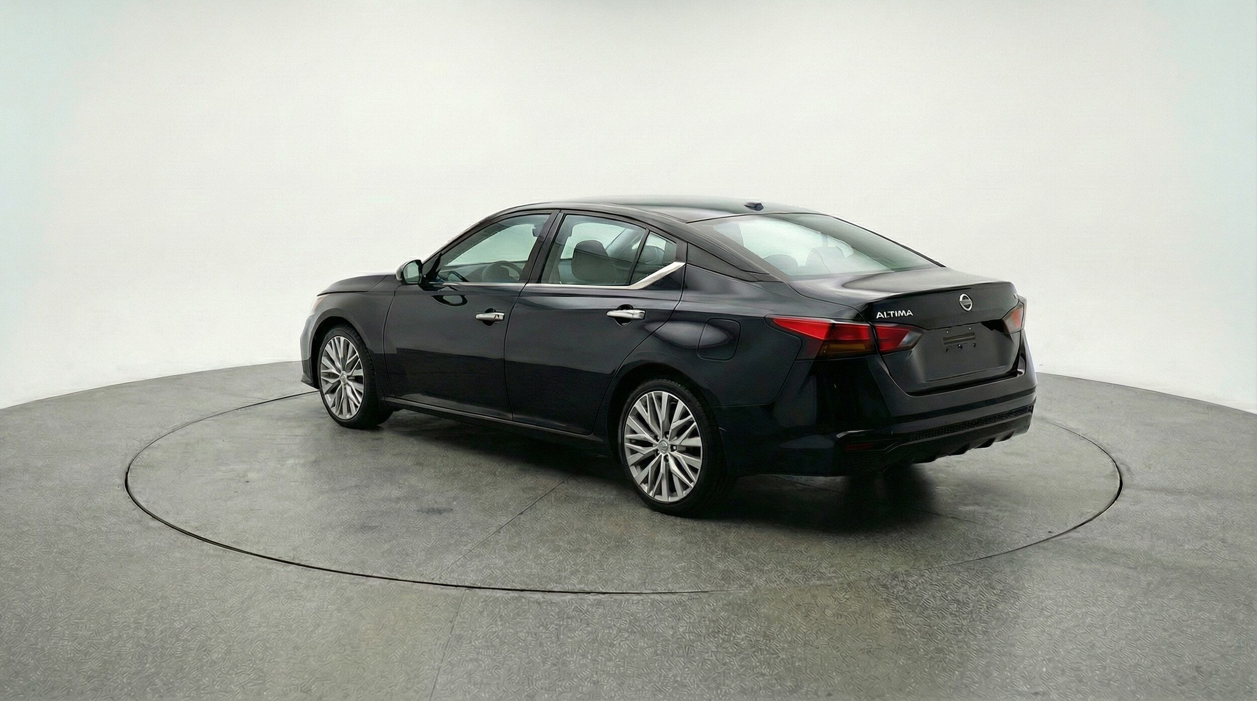 Thumbnail: 2025 Nissan Altima - 5