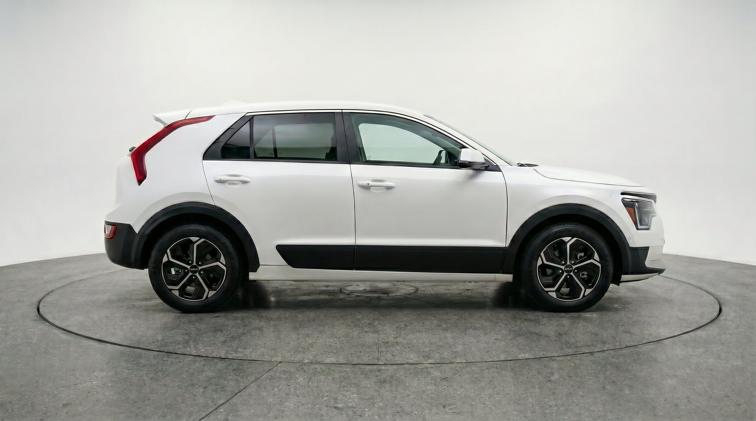 Thumbnail: 2026 Kia Niro - 11
