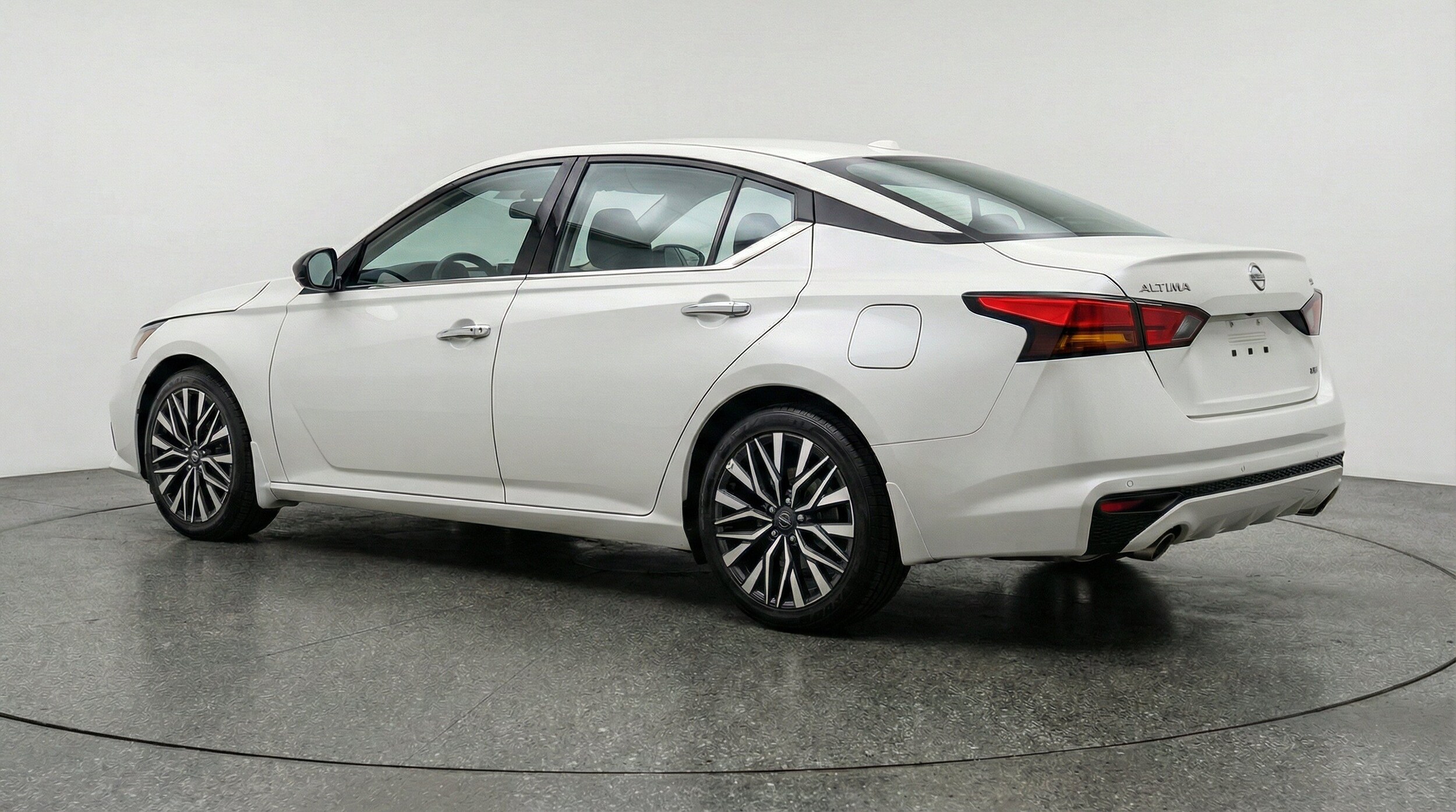 Thumbnail: 2025 Nissan Altima - 6