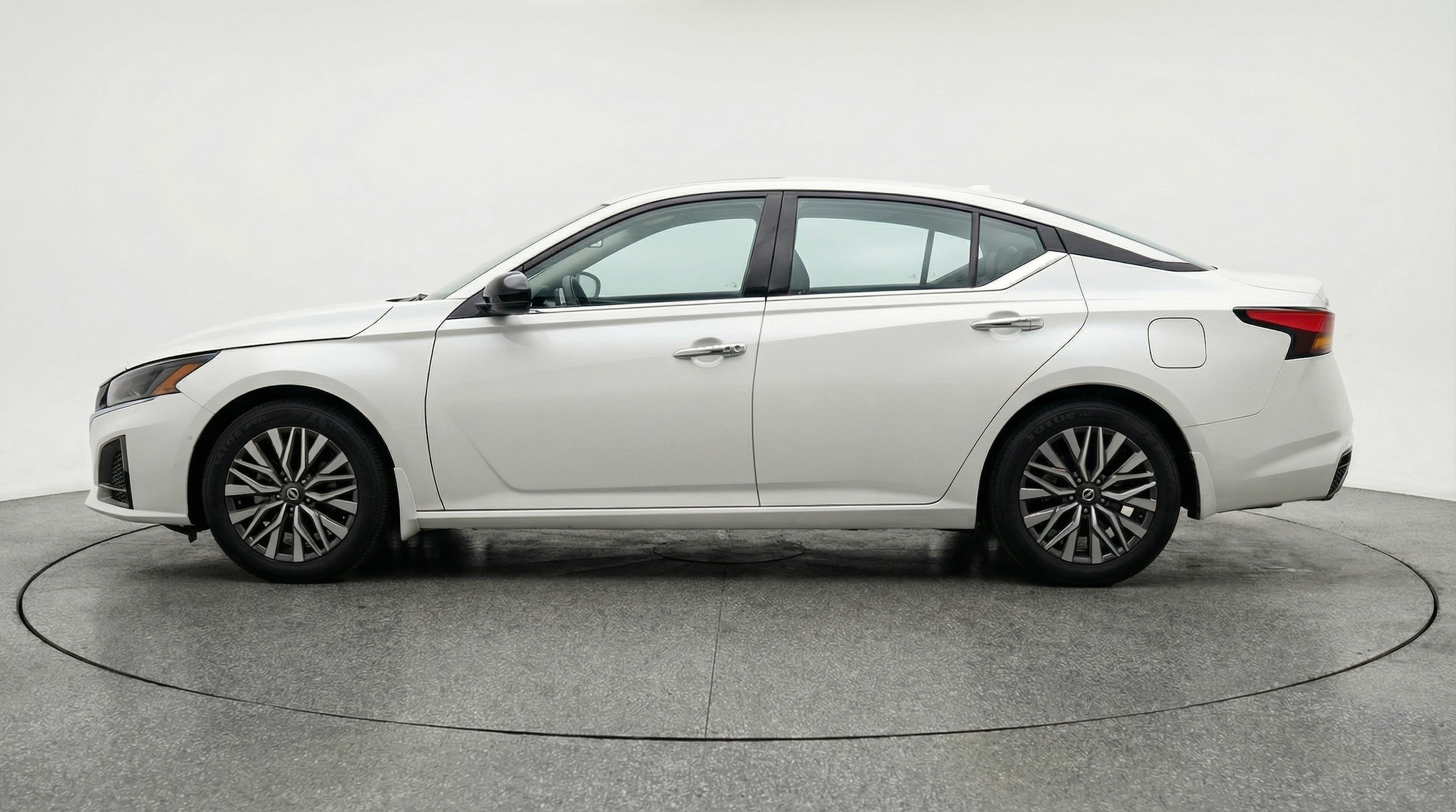 Thumbnail: 2025 Nissan Altima - 4