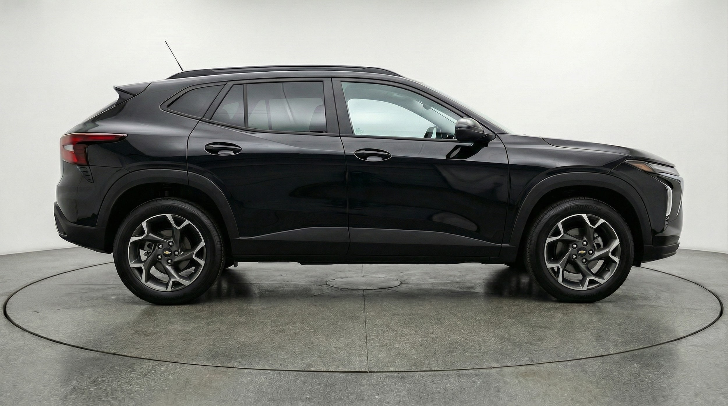 Thumbnail: 2025 Chevrolet Trax - 8