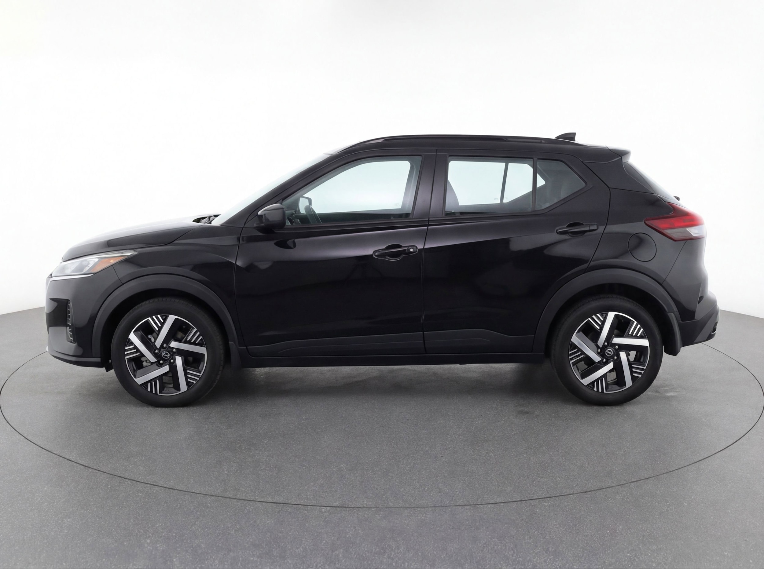 Thumbnail: 2025 Nissan Kicks - 5