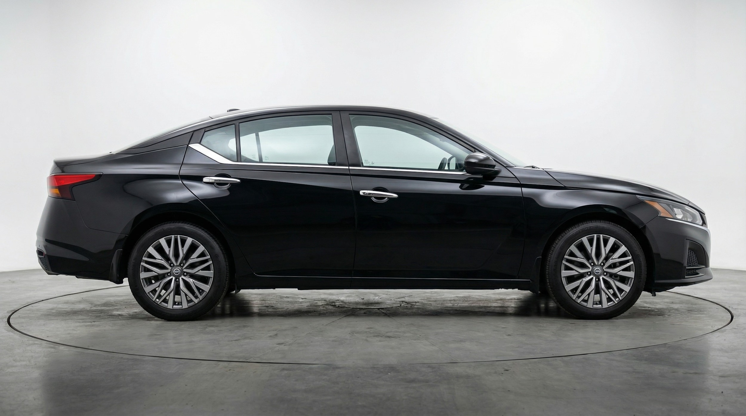 Thumbnail: 2025 Nissan Altima - 8