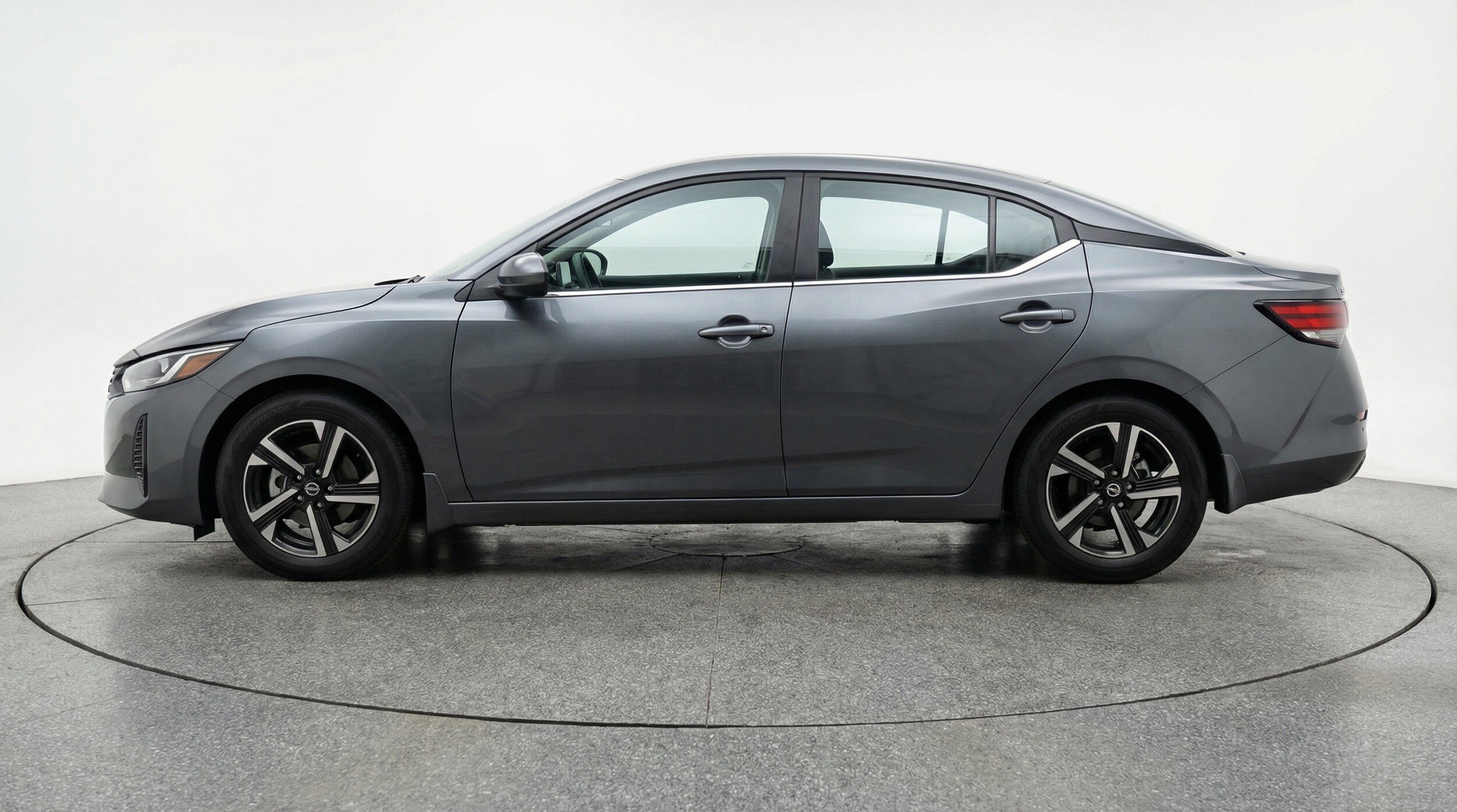 Thumbnail: 2025 Nissan Sentra - 5