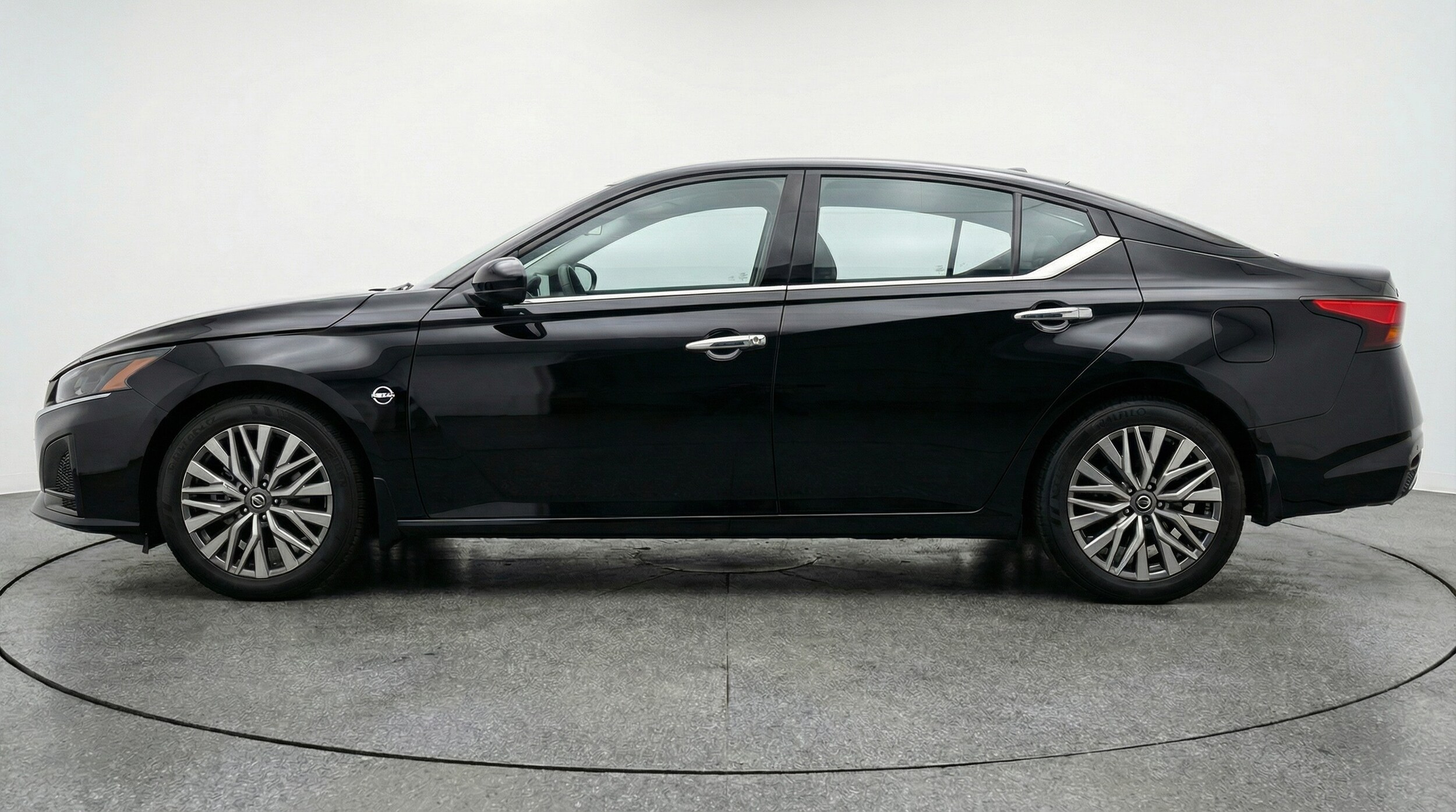 Thumbnail: 2025 Nissan Altima - 4