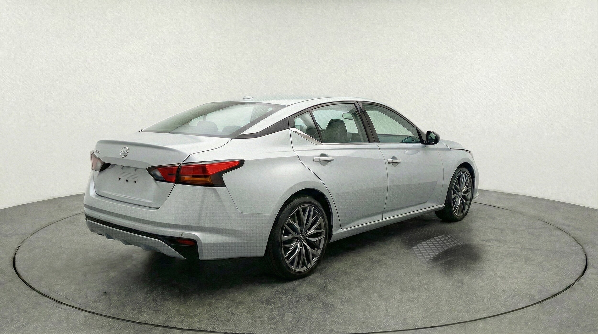 Thumbnail: 2025 Nissan Altima - 9