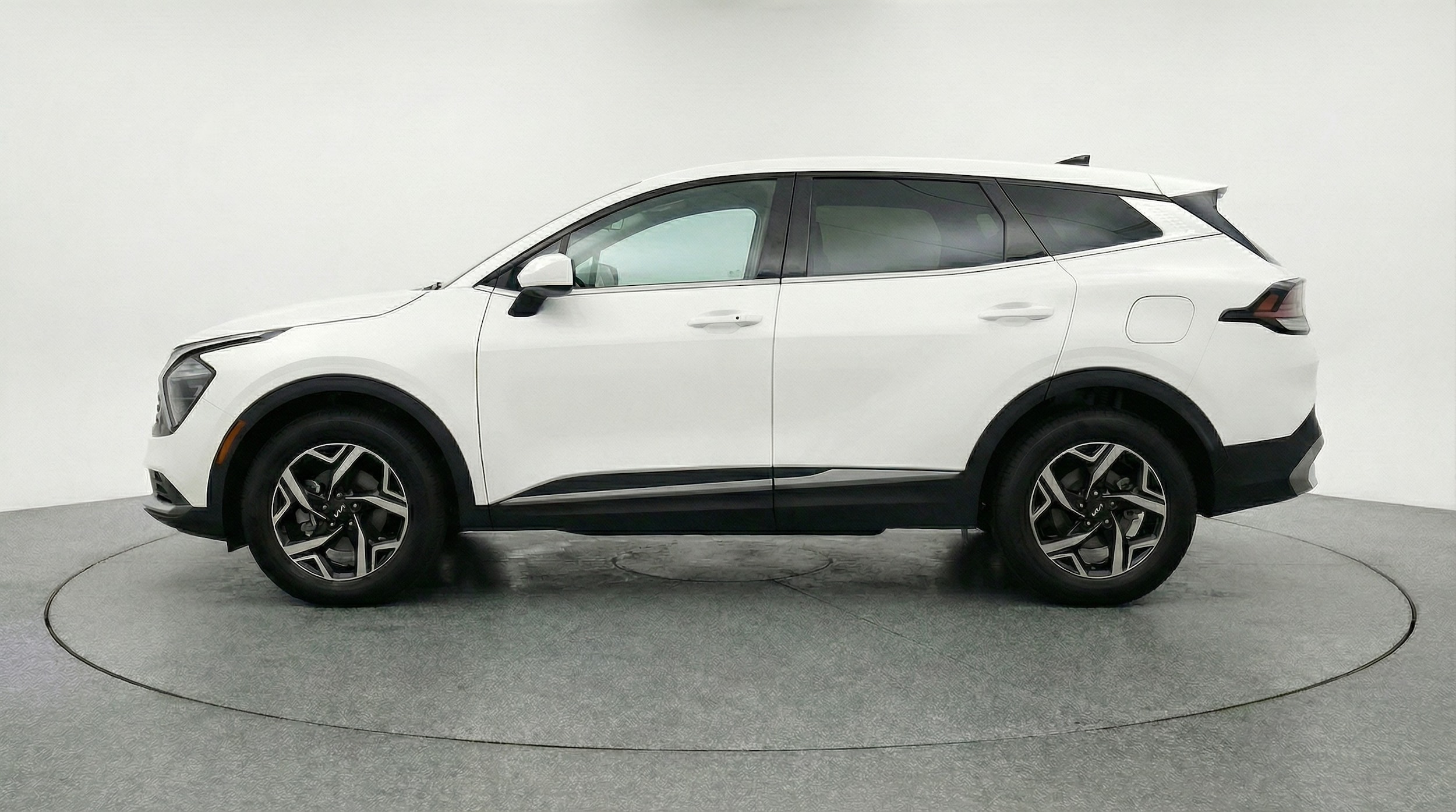 Thumbnail: 2025 Kia Sportage - 4