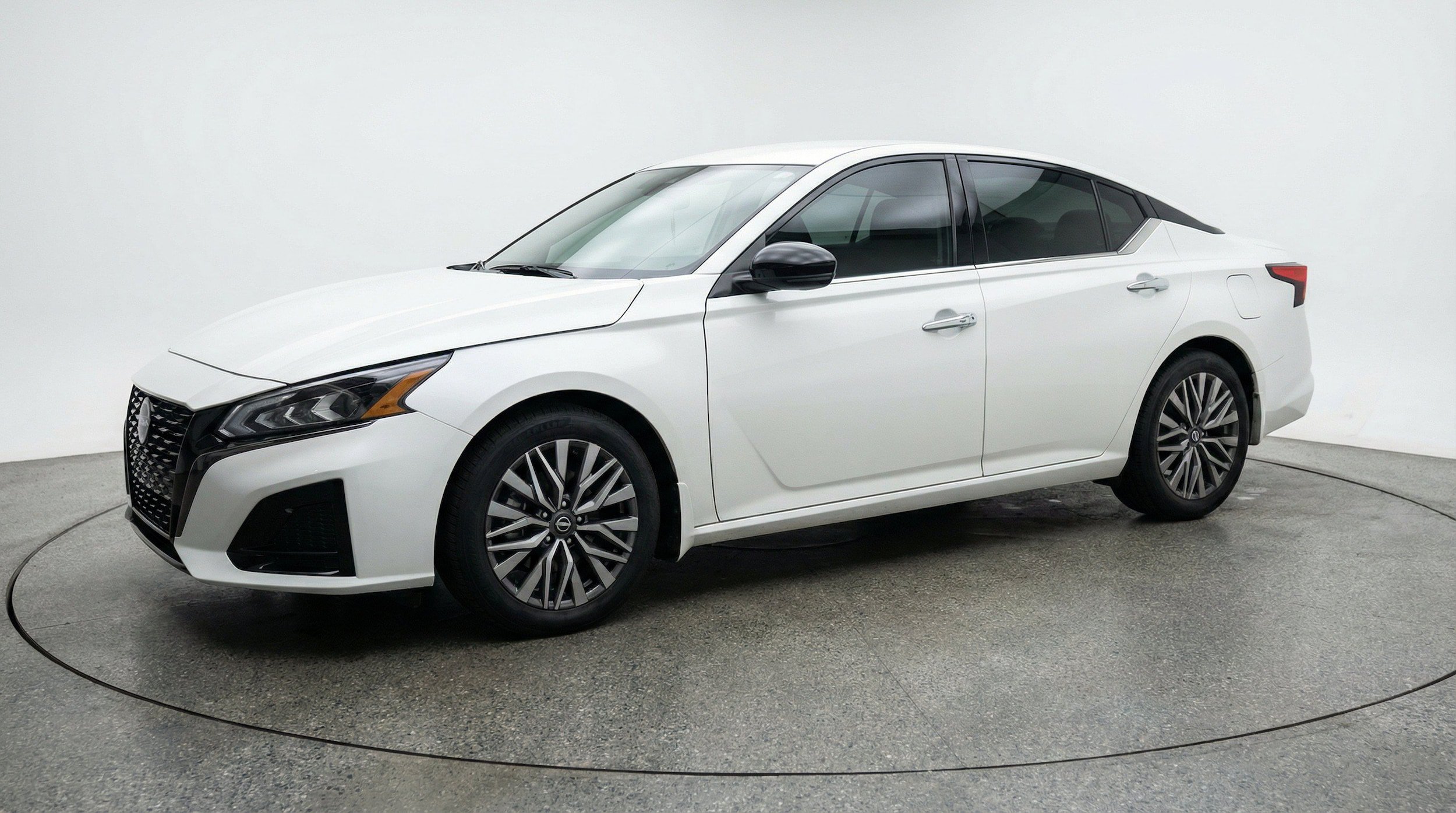 Thumbnail: 2025 Nissan Altima - 3