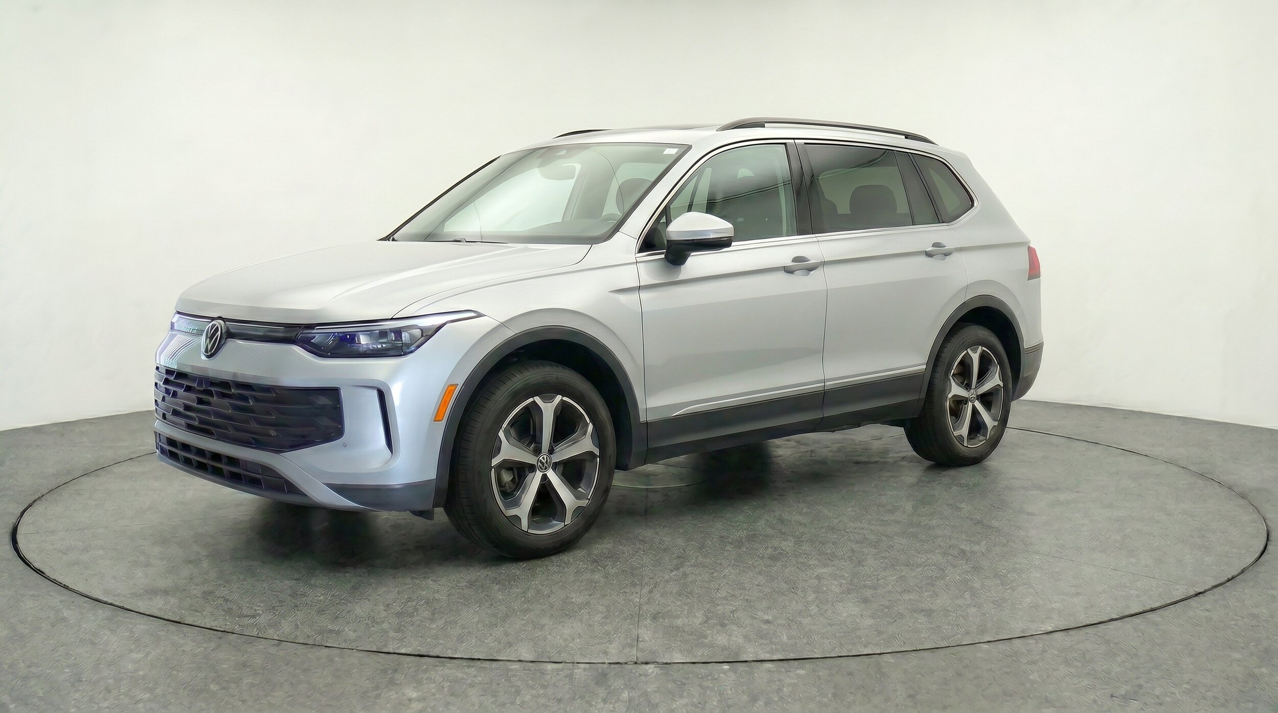 Thumbnail: 2026 Volkswagen Tiguan - 3