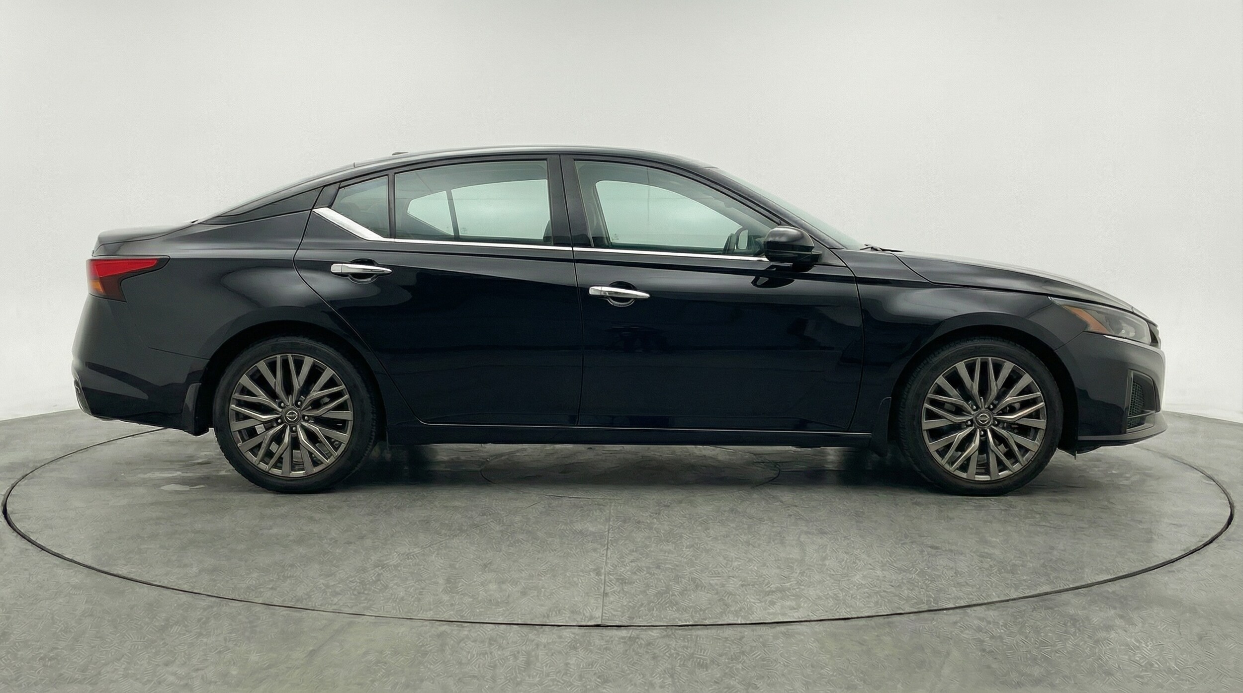 Thumbnail: 2025 Nissan Altima - 8