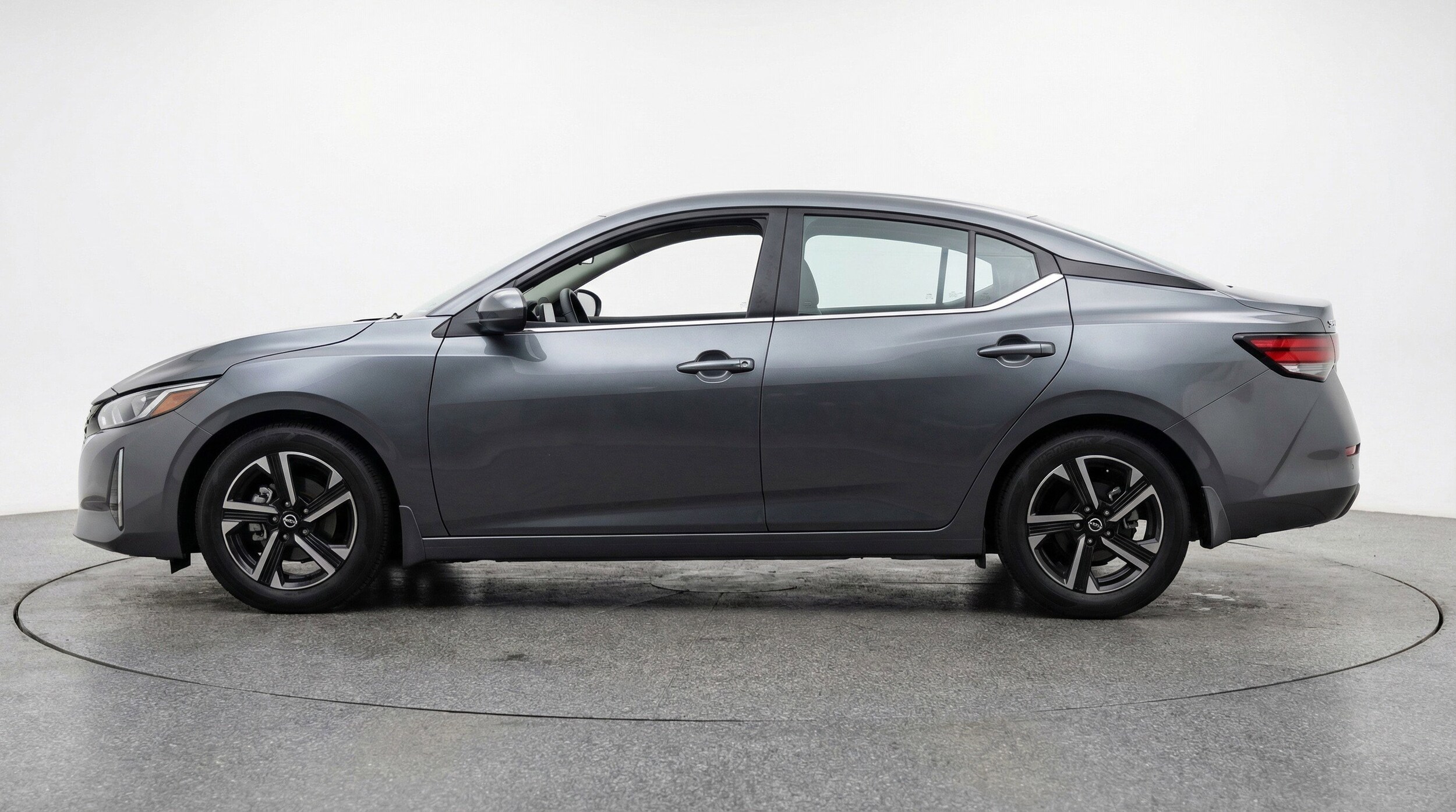 Thumbnail: 2025 Nissan Sentra - 5