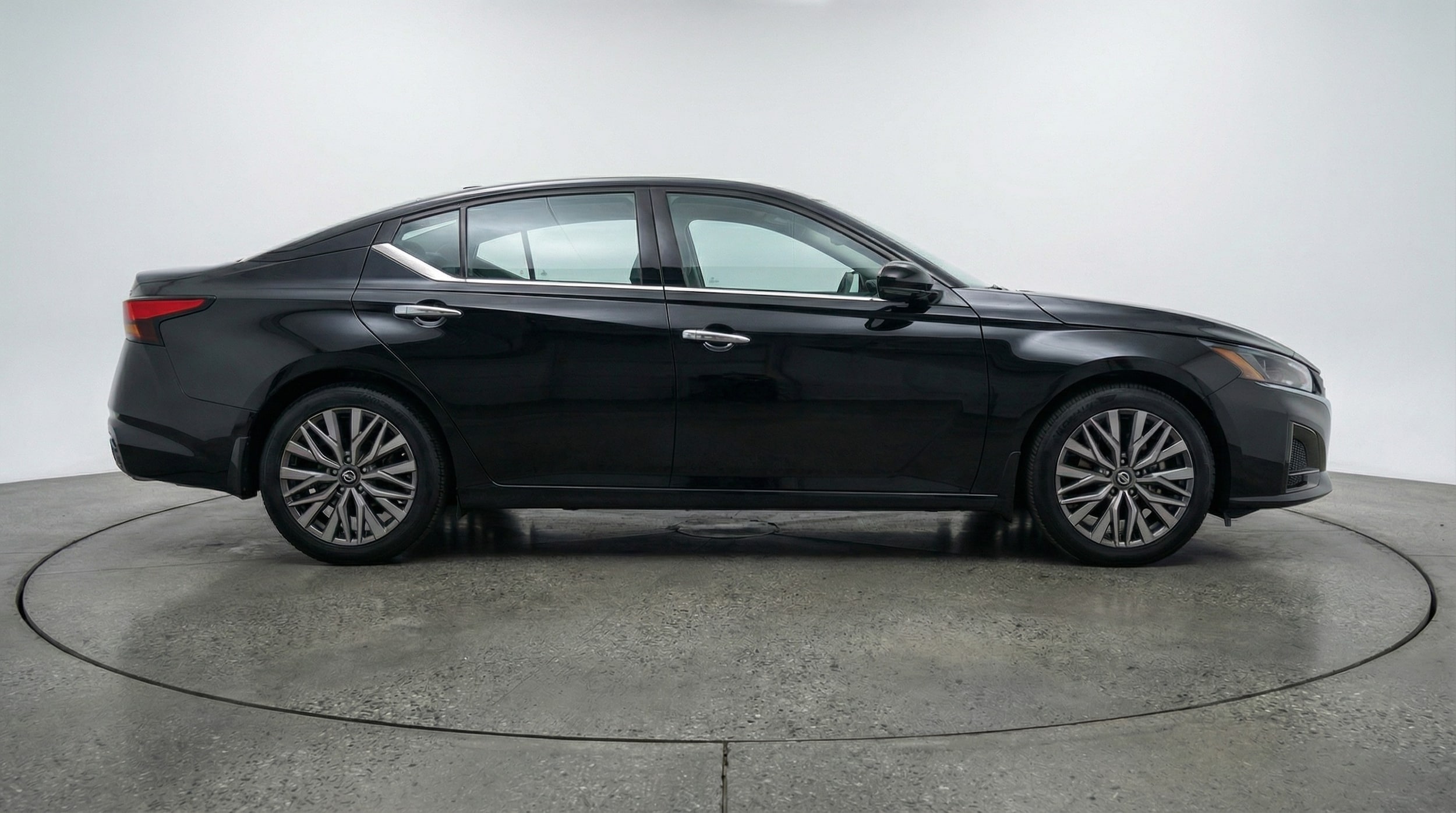 Thumbnail: 2025 Nissan Altima - 8