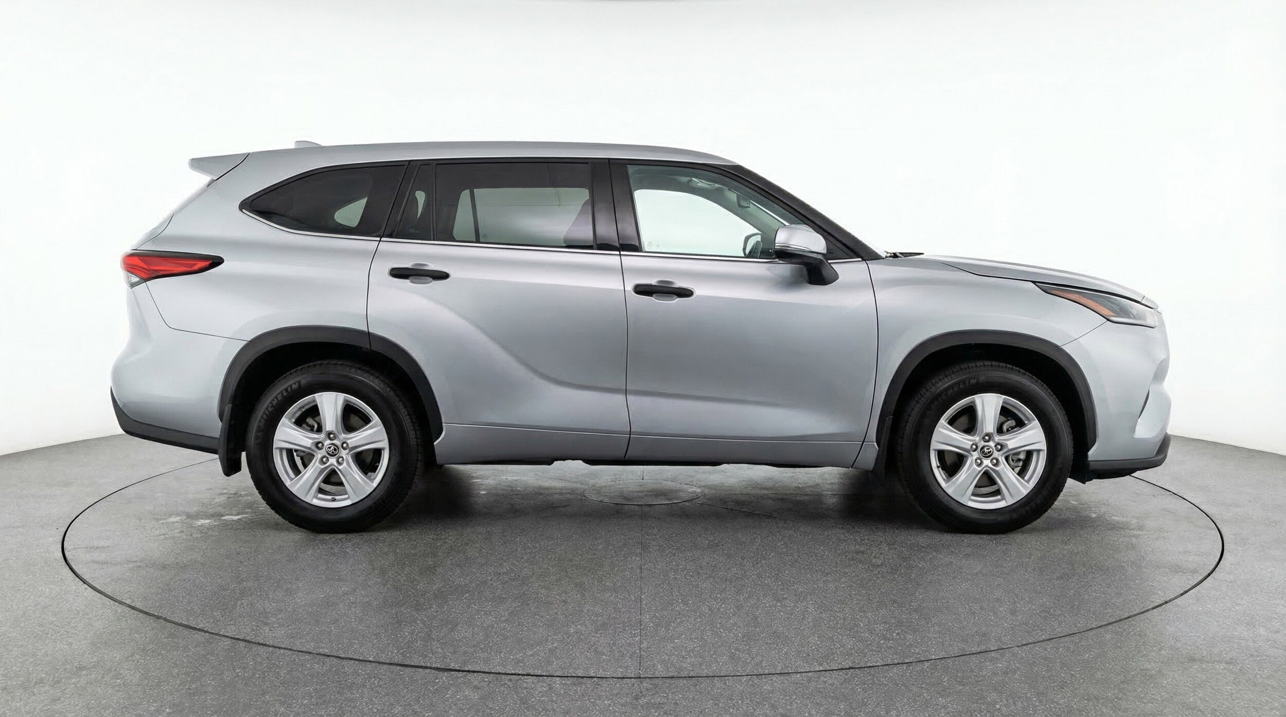 Thumbnail: 2025 Toyota Highlander - 11