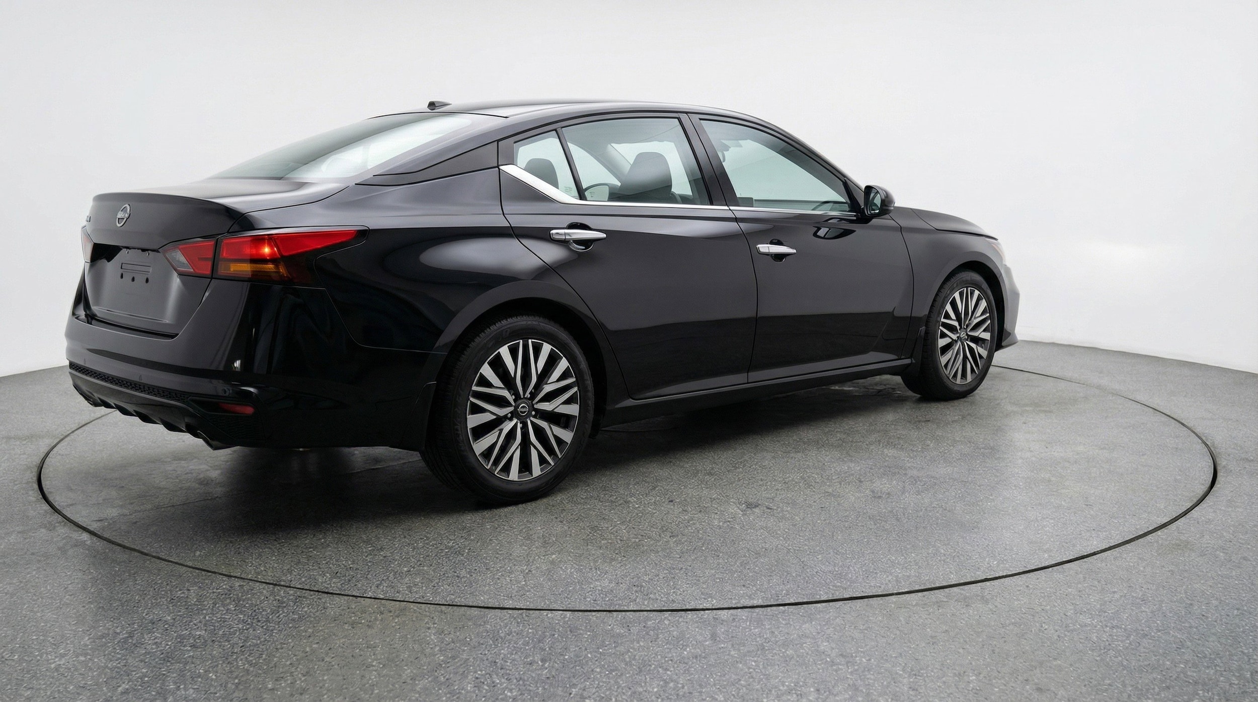 Thumbnail: 2025 Nissan Altima - 9