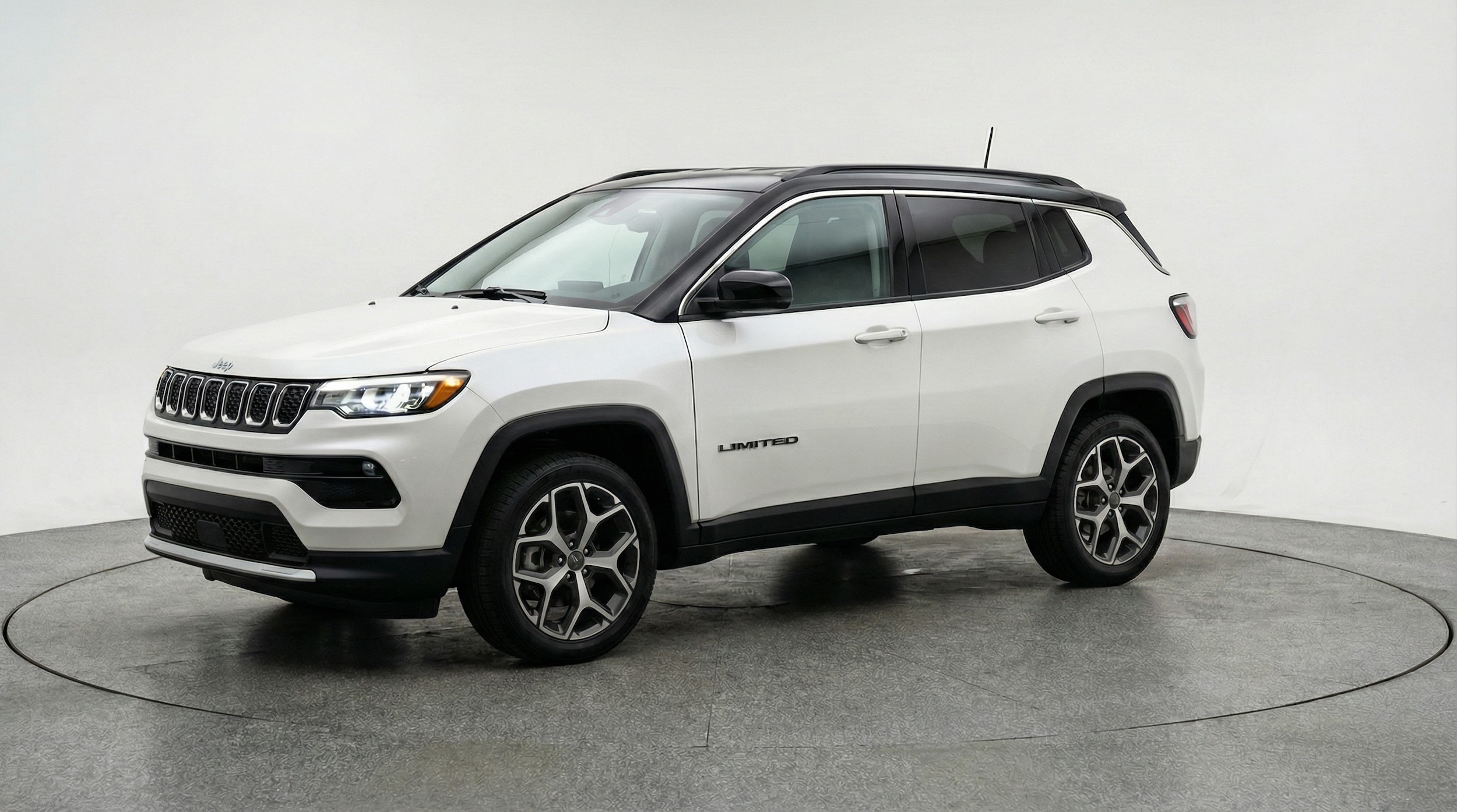 Thumbnail: 2025 Jeep Compass - 3