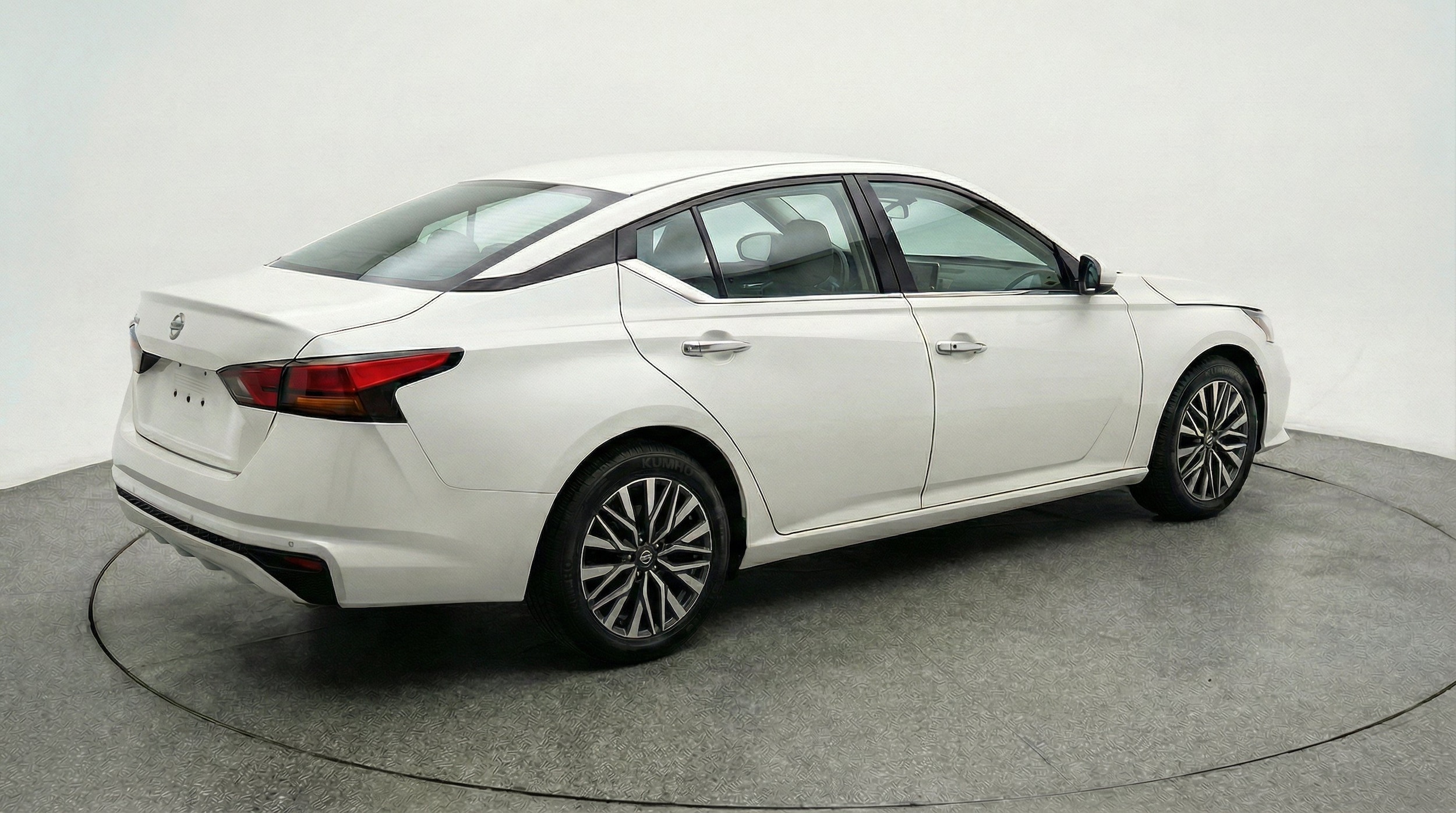 Thumbnail: 2025 Nissan Altima - 9